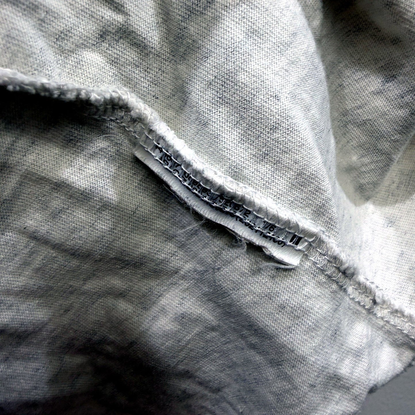 Nike Womens Cropped T-Shirt in Light Gray Marble, Size M NEW
