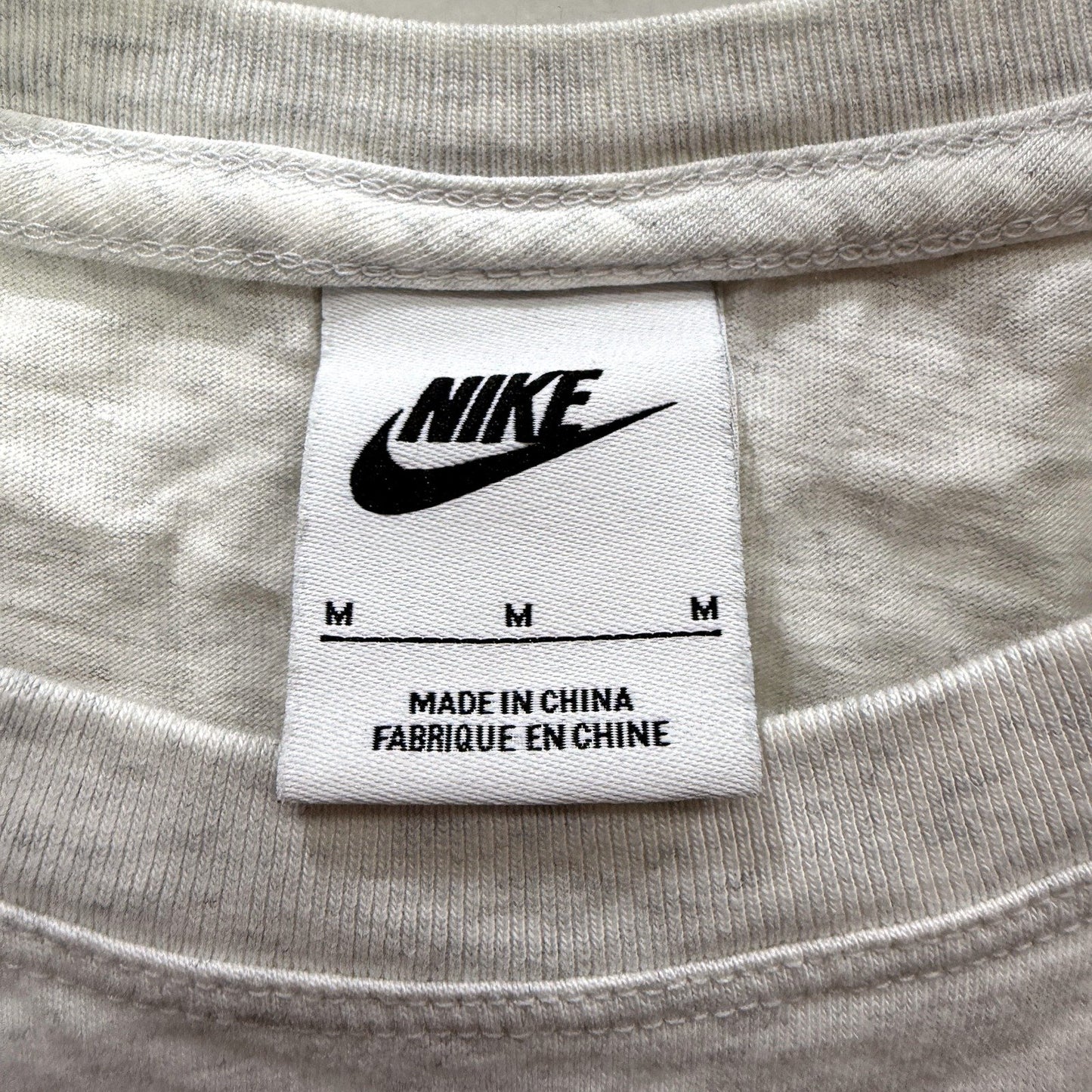 Nike Womens Cropped T-Shirt in Light Gray Marble, Size M NEW