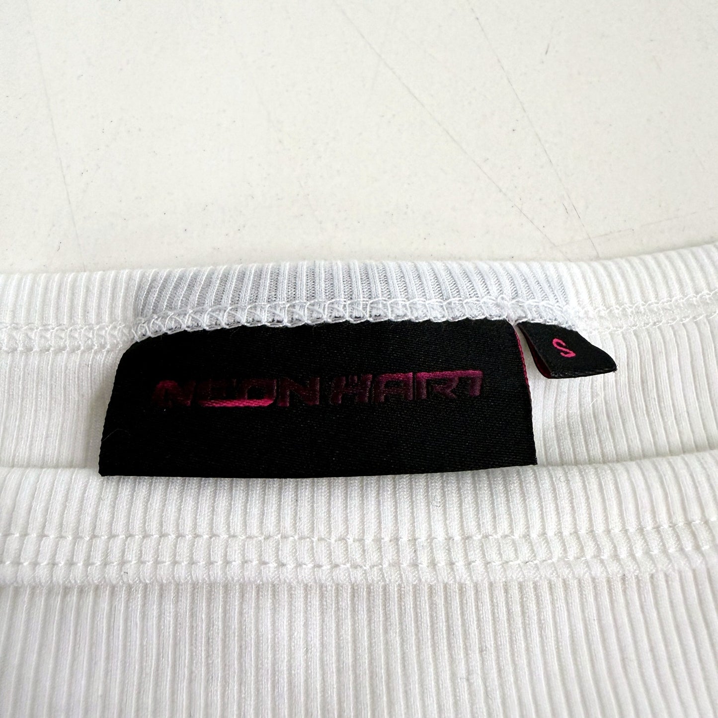 Neon Hart Womens Ribbed Tank Top Casual Athletic White Shirt Size Small NEW