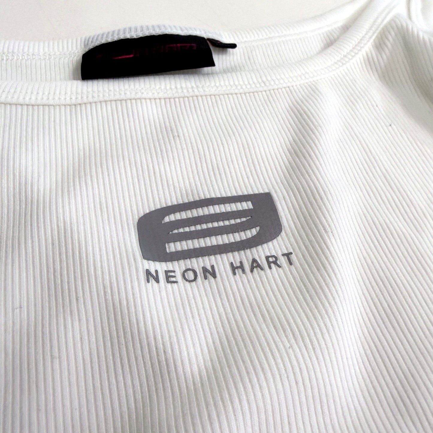 Neon Hart Womens Ribbed Tank Top Casual Athletic White Shirt Size Small NEW