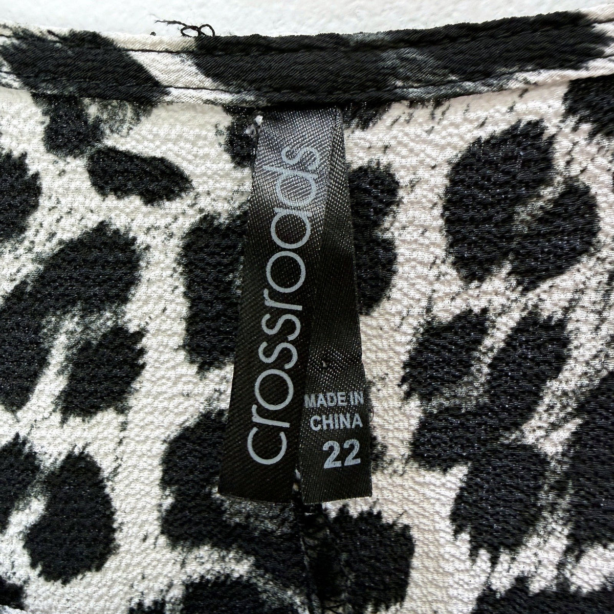 Crossroads Womens Sleeveless Leopard Print Top Casual Lightweight Black White