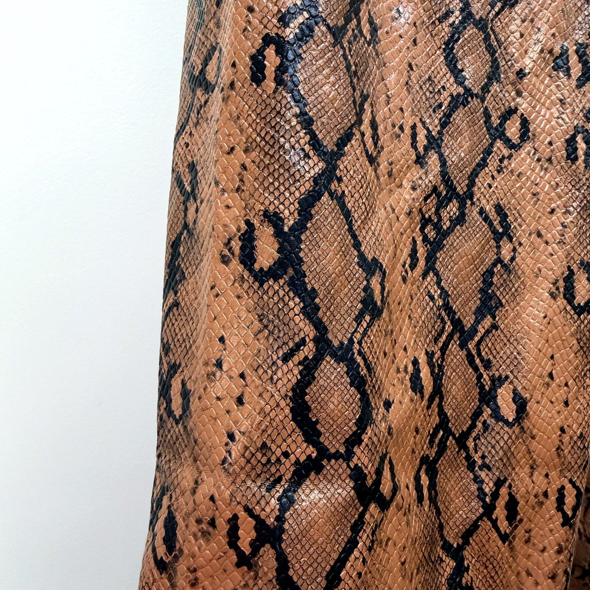 Alice in the Eve Womens Snake Print Faux Leather Pants Brown Black Size L NEW