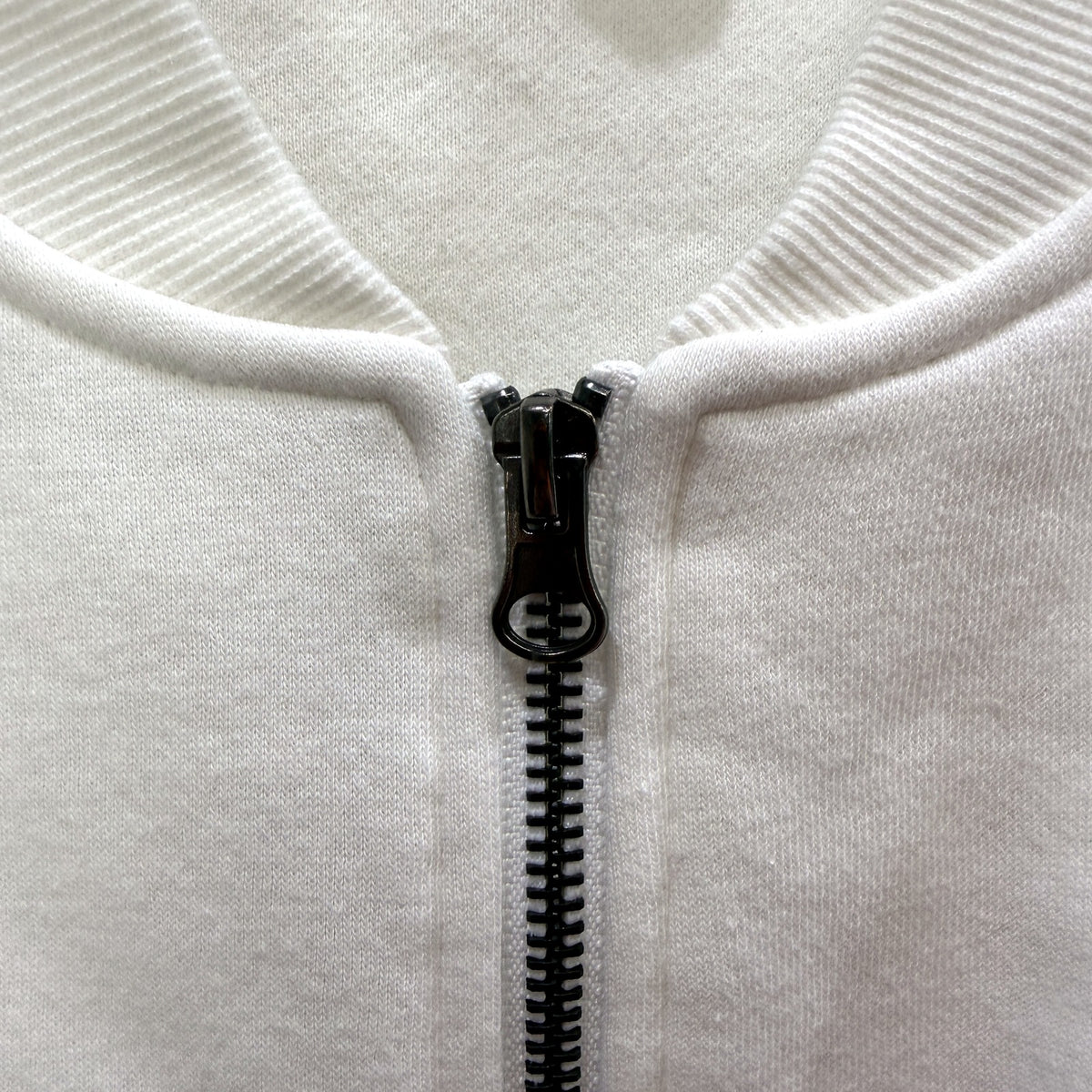 Subtitled Womens White Zipped Sweatshirt Pullover Casual Comfortable Size M NEW