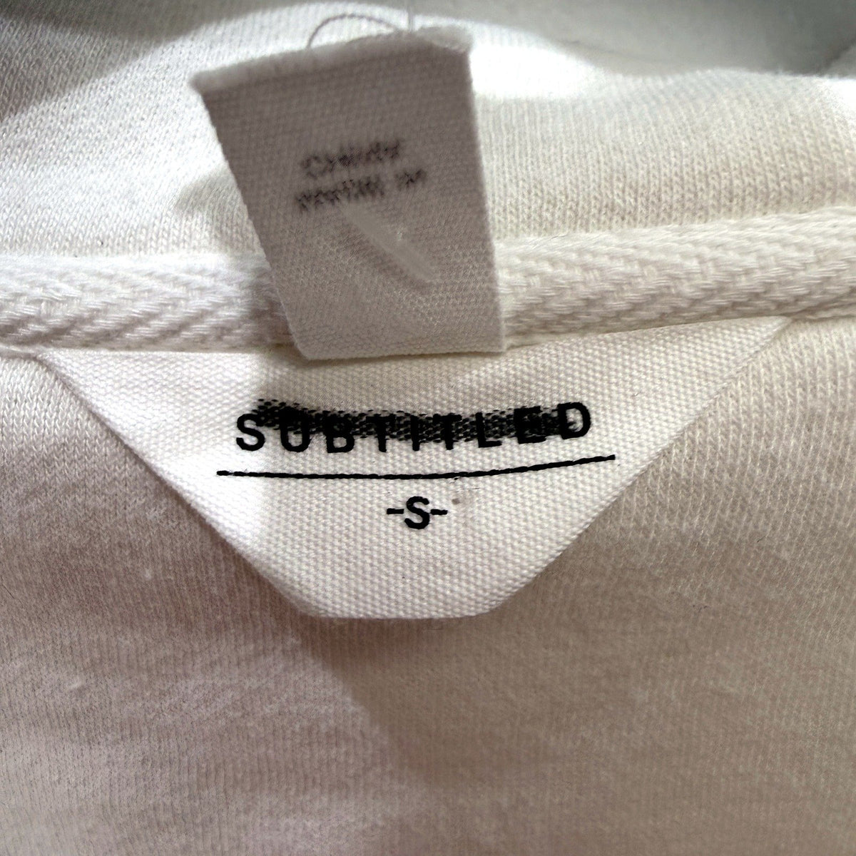 Subtitled Womens Open Collar Sweatshirt Casual Cotton Blend White Size S NEW