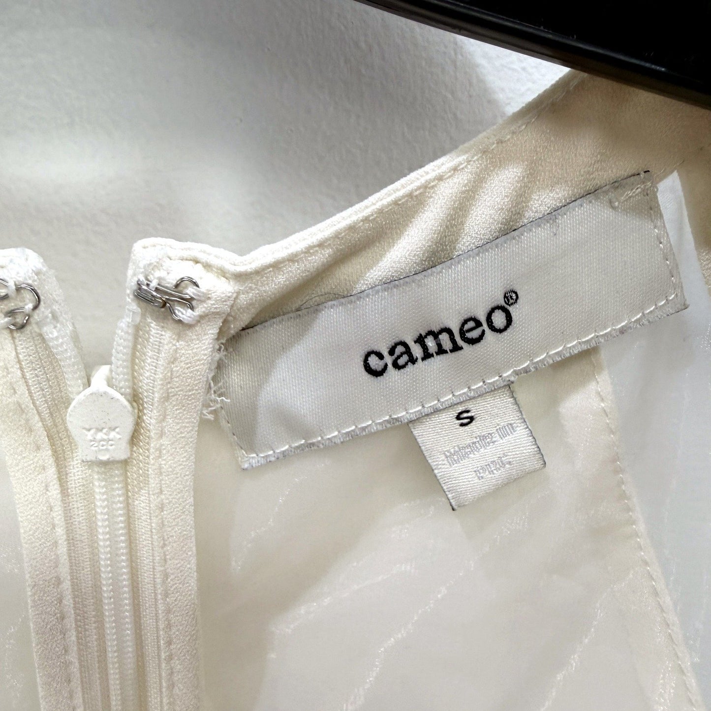 Cameo Womens Sleeveless Halter Neck Zipper Ivory Top for Size S