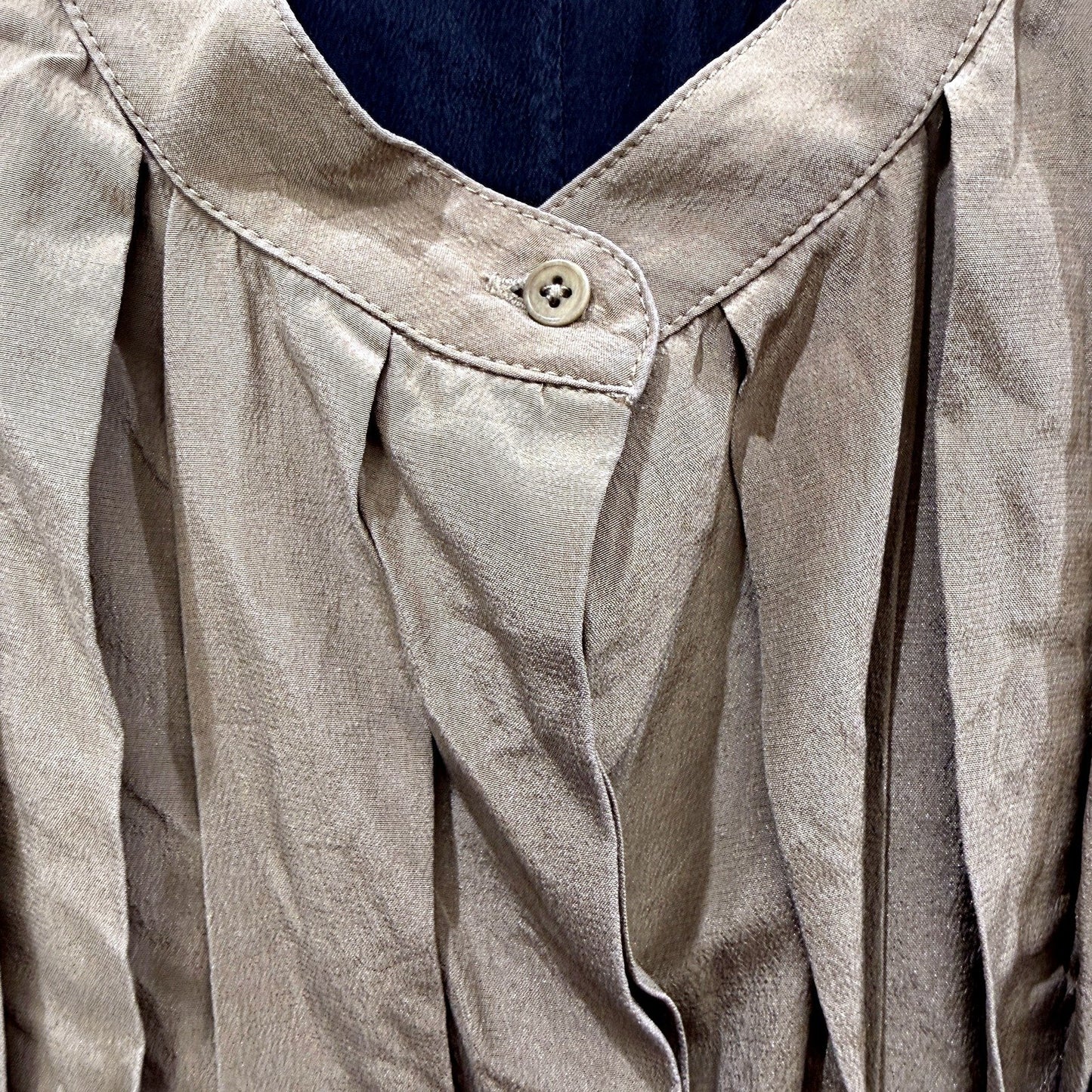 Country Road Womens Sleeveless Pleated Jacket in Black and Brown, Size S