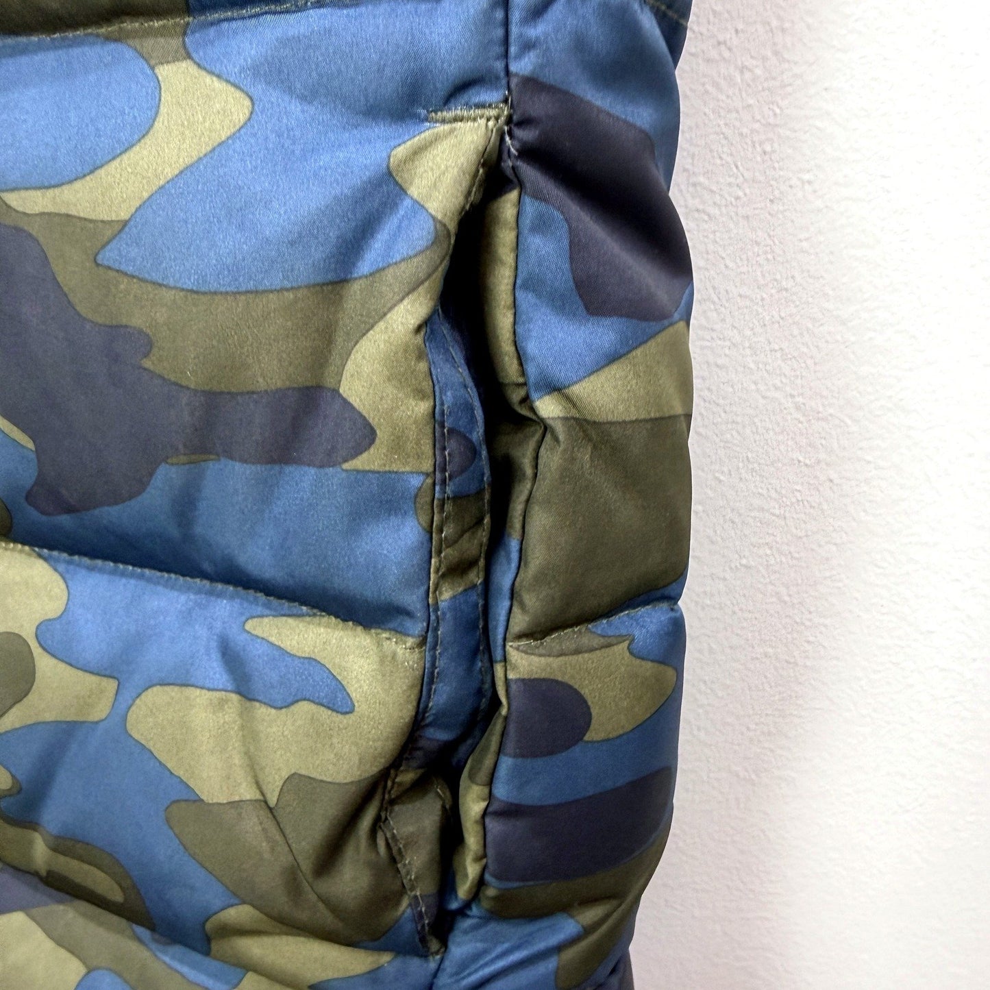 GAP Boys Camo Hooded Puffer Vest Nylon Jacket for Medium-Sized Kids Size Medium