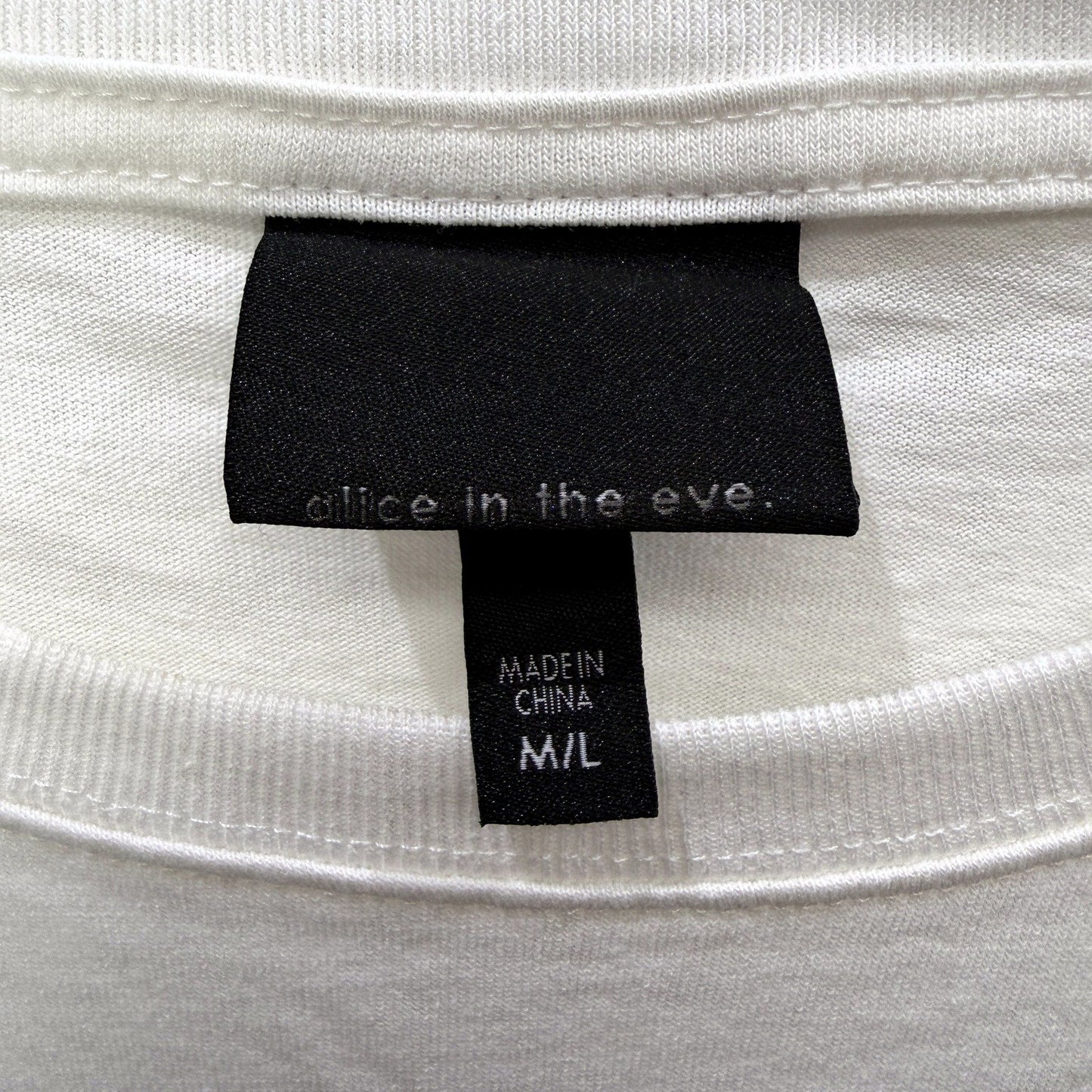 Alice T-Shirt Womens in the eve Graphic Pullover Sweatshirt White, Size M/L NEW