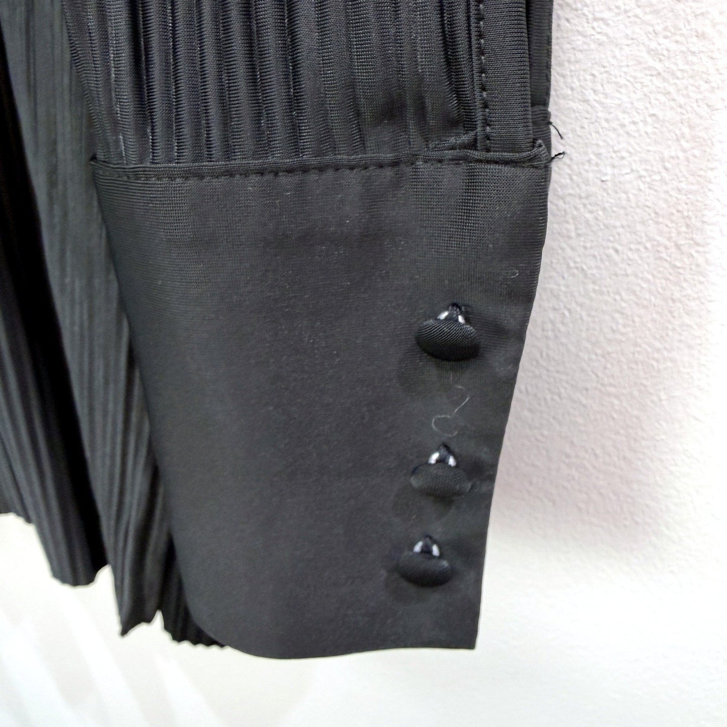 Decjuba Womens Pleated Blouse in Black - Button-Up Dressy Top for Ladies Size L