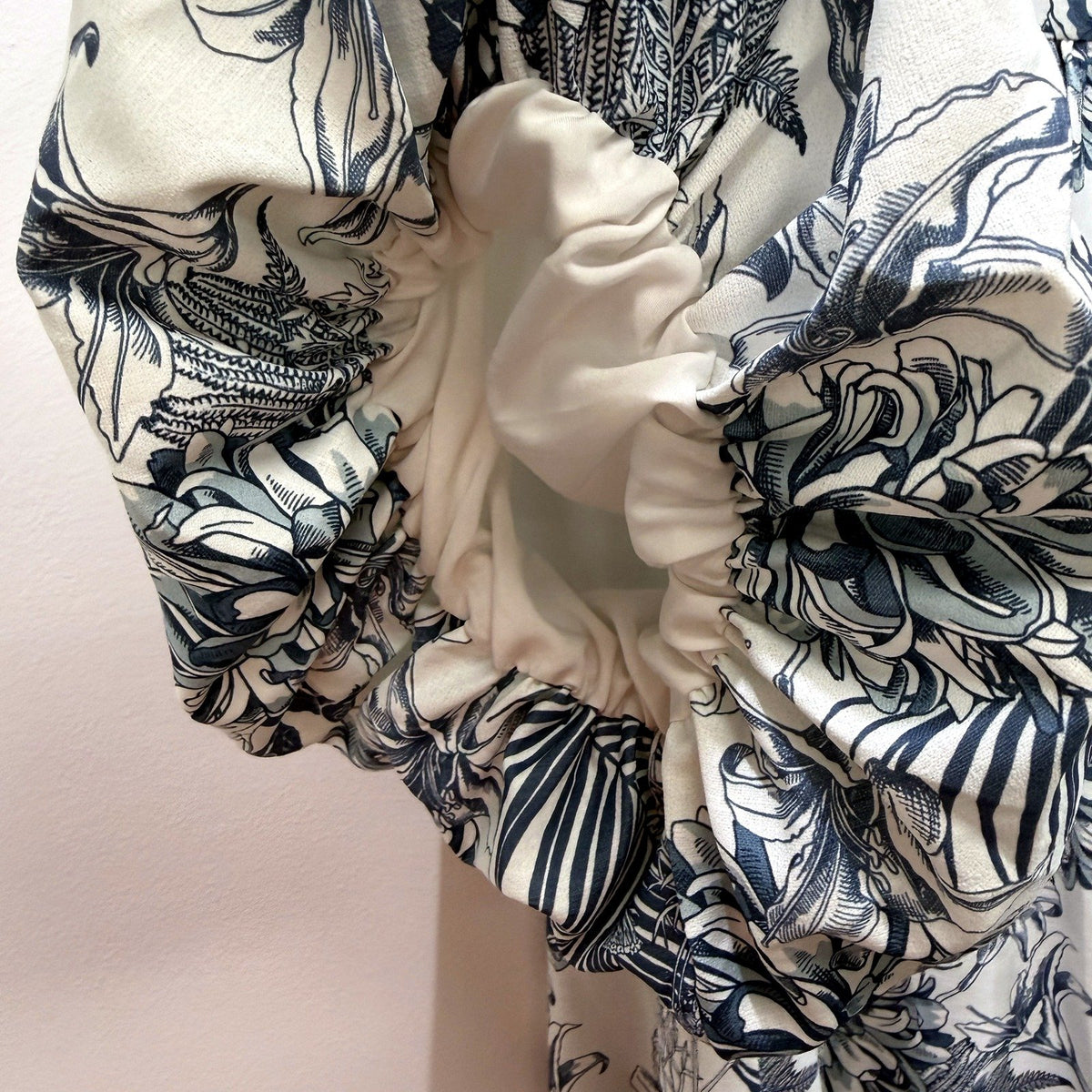Corraine Womens Button-Down Puff Sleeve Shirt Blue and White Lightweight Sz 12