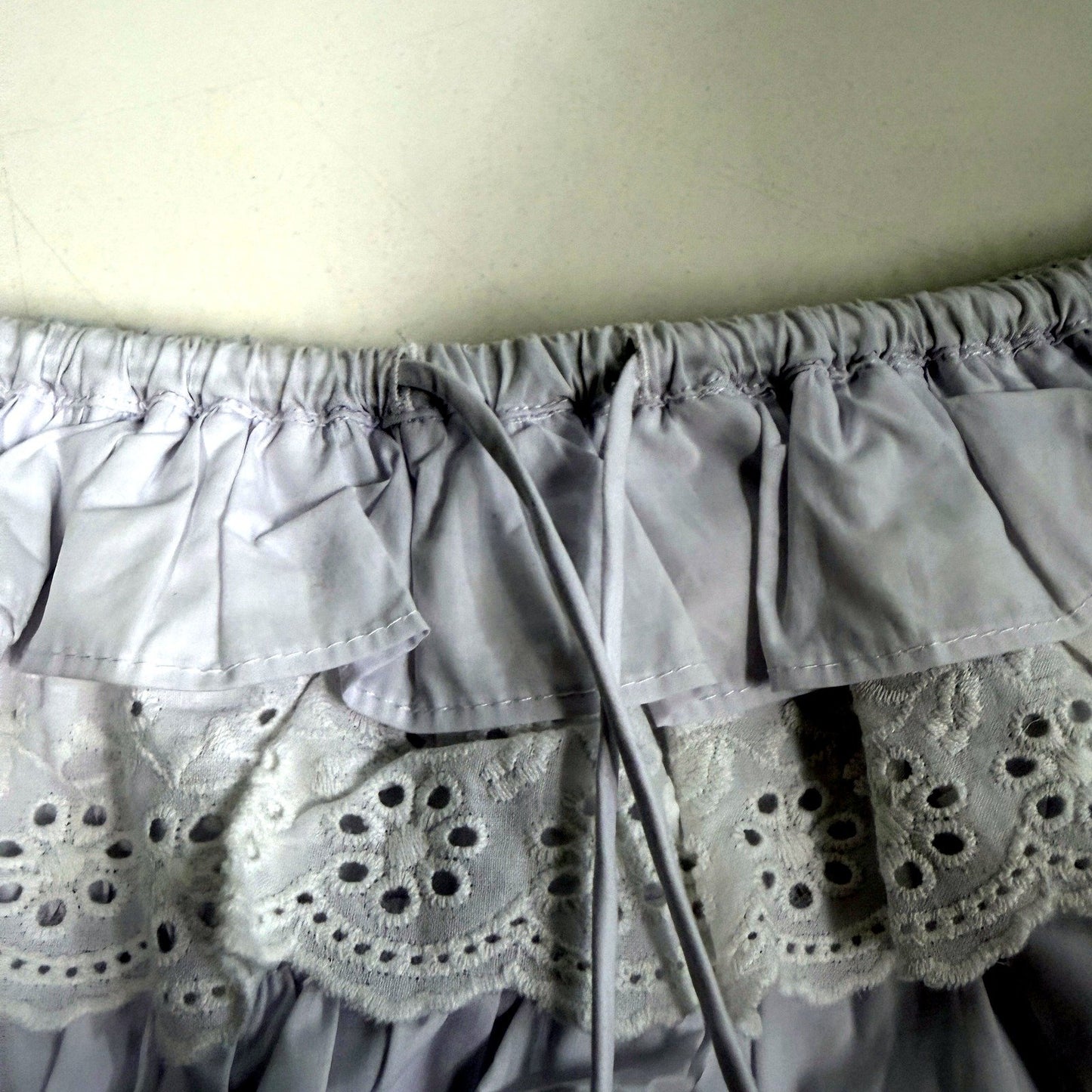 Subtitled Womens Ruffled Lace Mini Skirt White Casual Feminine Style Size M NEW