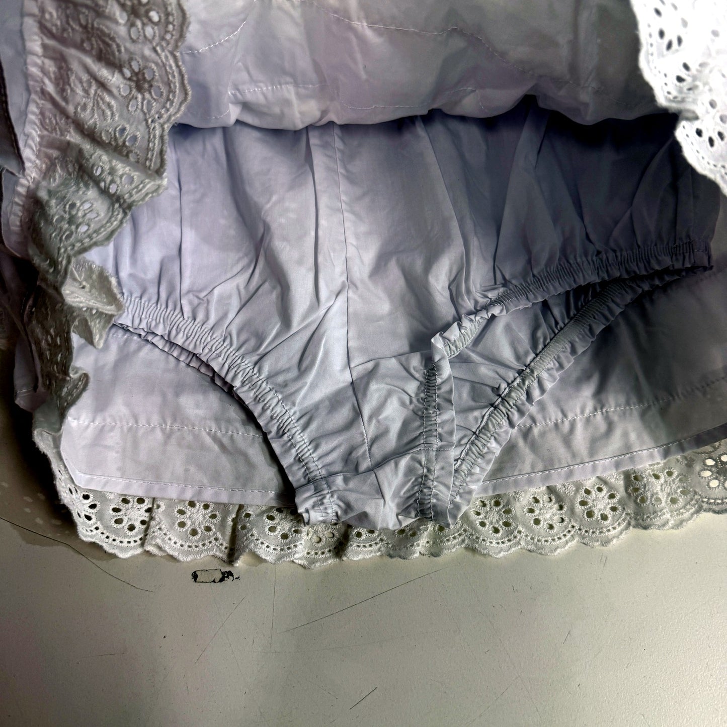 Subtitled Womens Ruffled Lace Mini Skirt White Casual Feminine Style Size M NEW