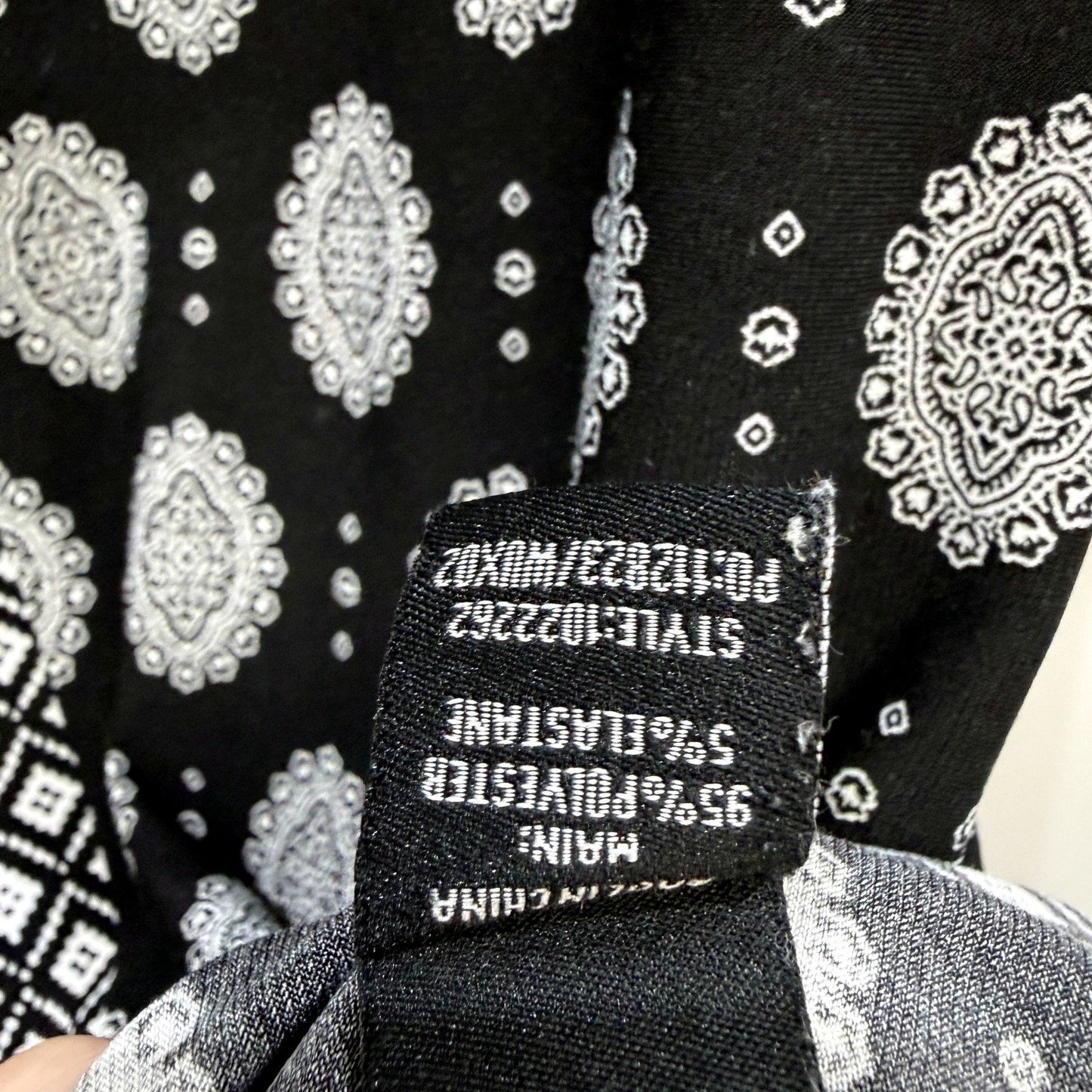 Rockmans Womens Pullover Tunic Black and White Paisley Print Relaxed Fit Size M