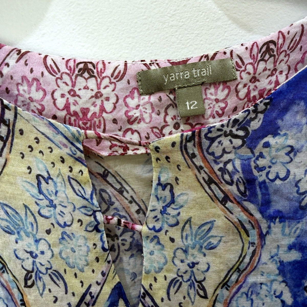 Yarra Trail Womens Floral Print Patterned Blouse Colorful Viscose Shirt Size 12