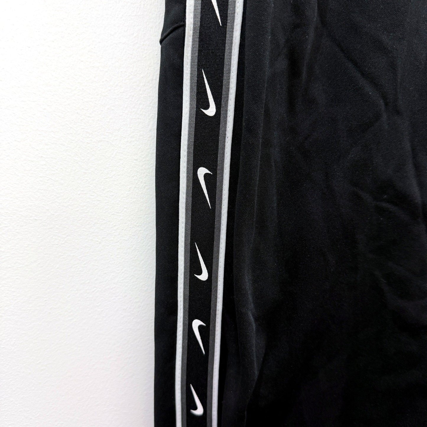 Nike Kids Black Sweatpants Dri-Fit Comfortable Athletic Joggers Size XL
