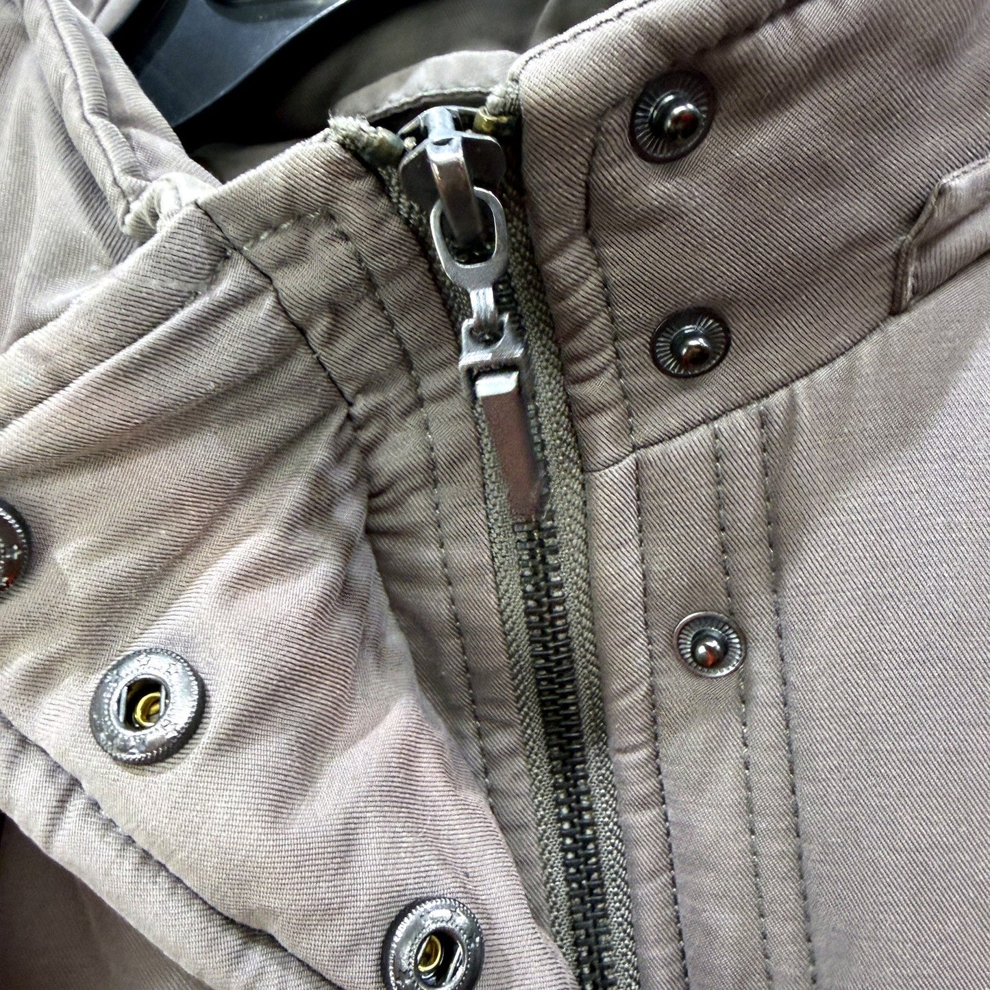 Giordano Womens Quilted Puffer Jacket with Hood Warm Winter Coat Taupe Size S