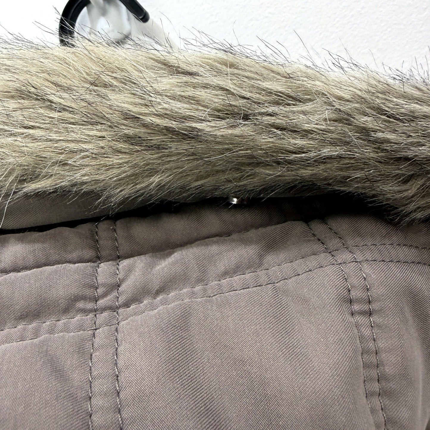 Giordano Womens Quilted Puffer Jacket with Hood Warm Winter Coat Taupe Size S