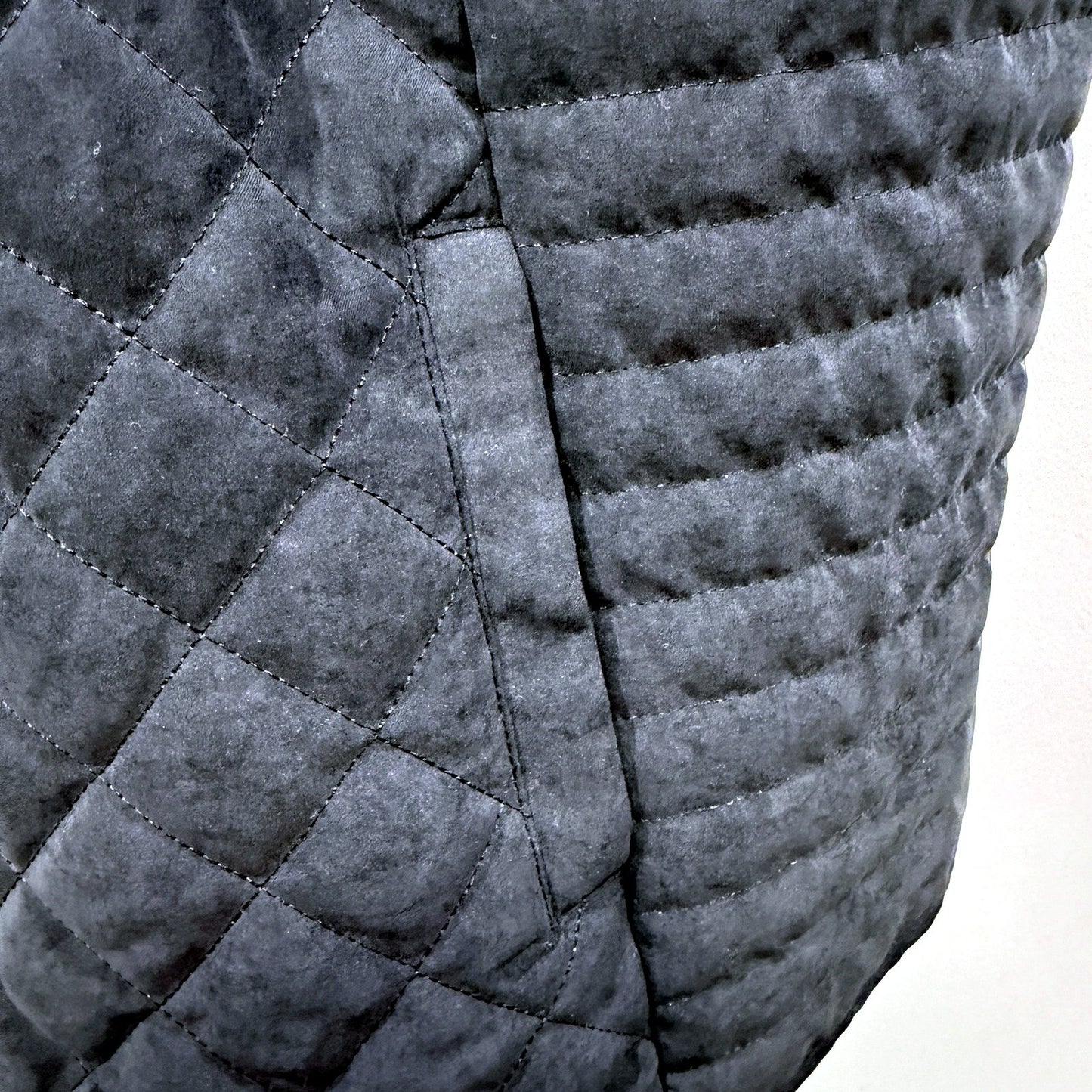 Black Pepper Womens Quilted Polyester Insulated Vest in Size 20