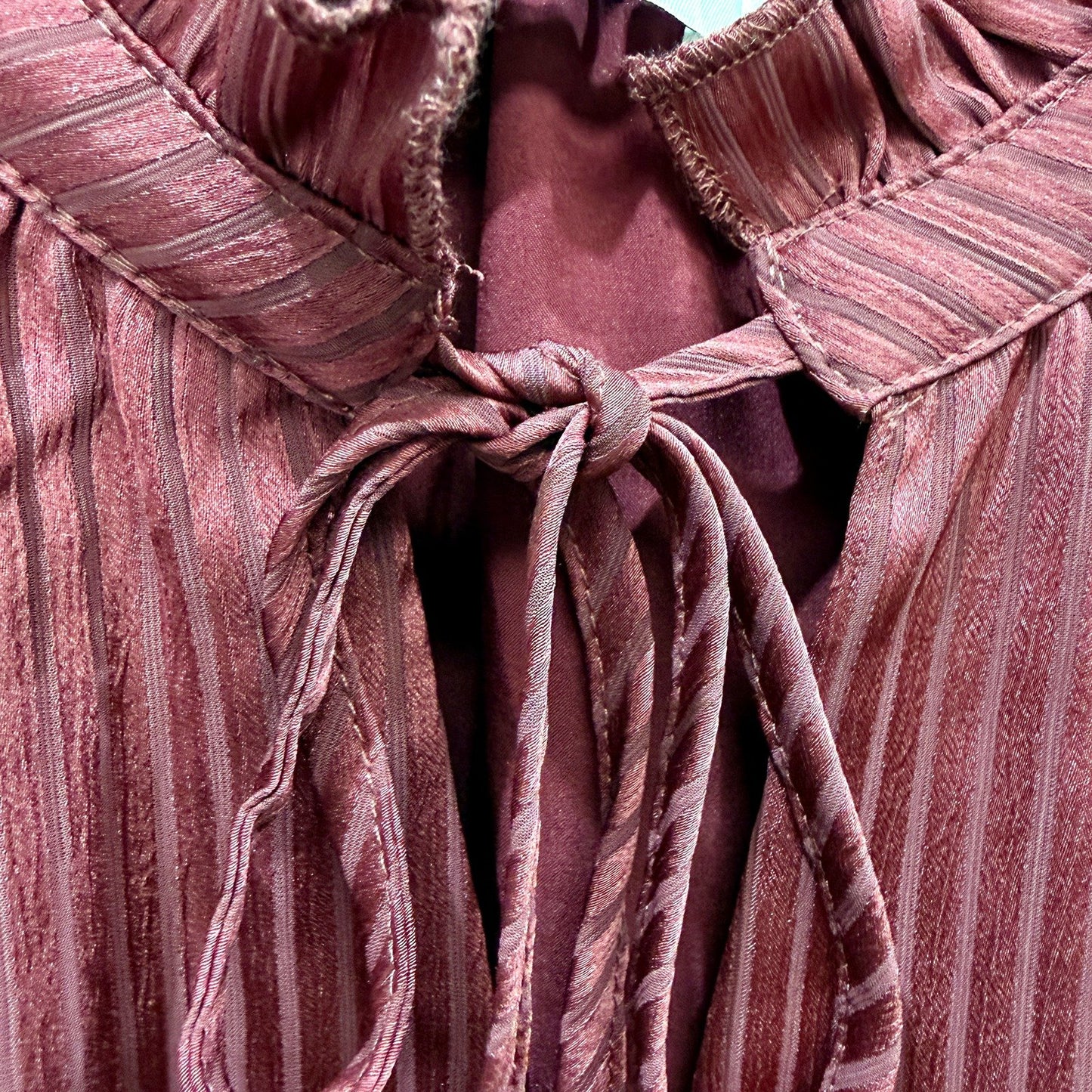 Atmos & Here Womens Pleated Ruffle Neck Burgundy Blouse Size 8