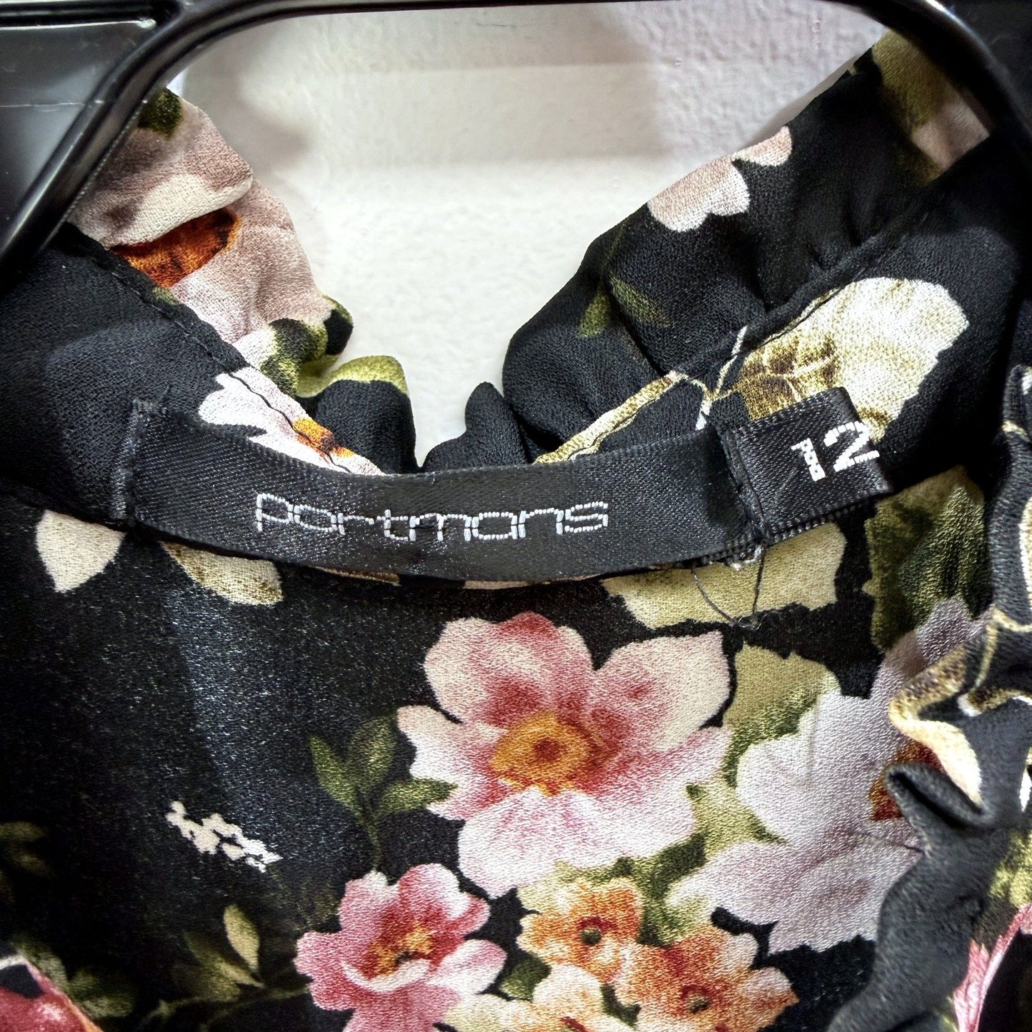 Portmans Womens Sleeveless Floral Blouse Casual Feminine Top Multi Color Size 12