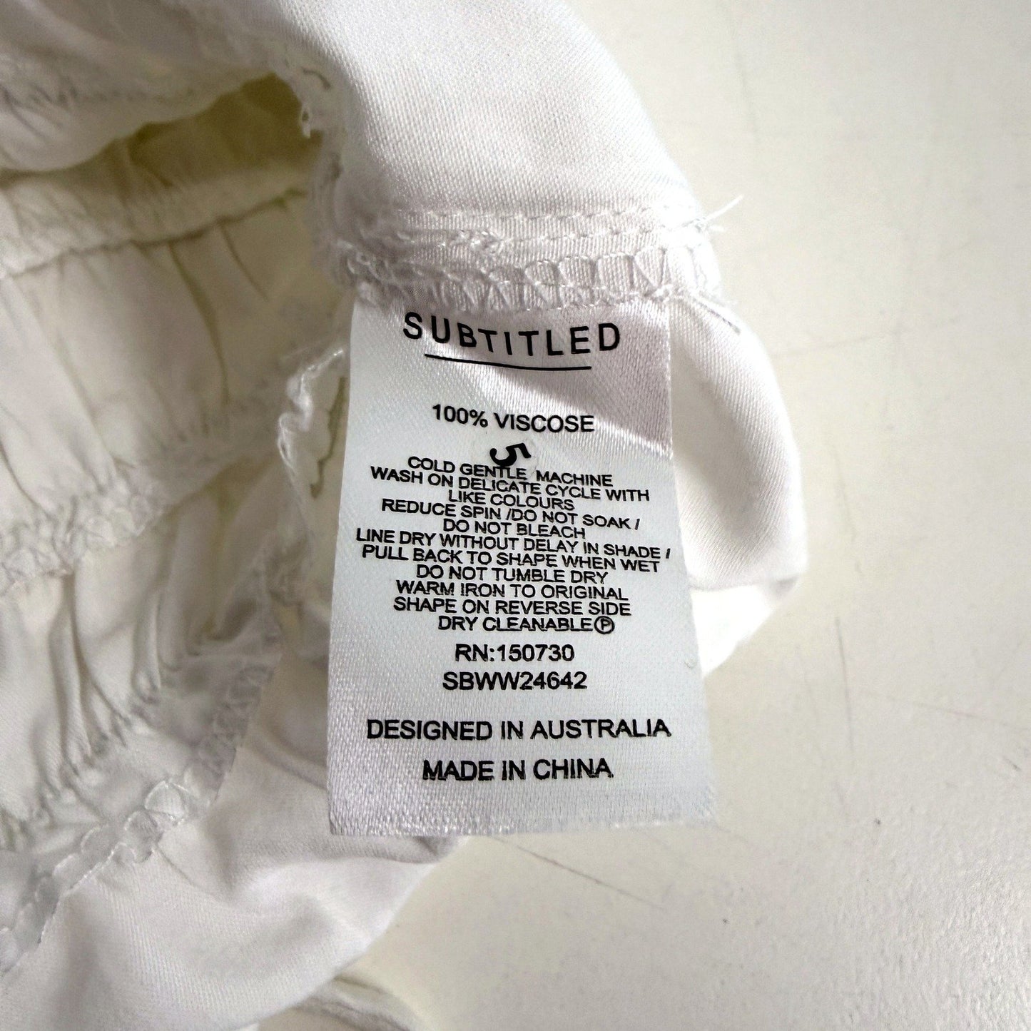 Subtitled Womens Ruffle Cropped Camisole White Adjustable Straps Size XS NEW