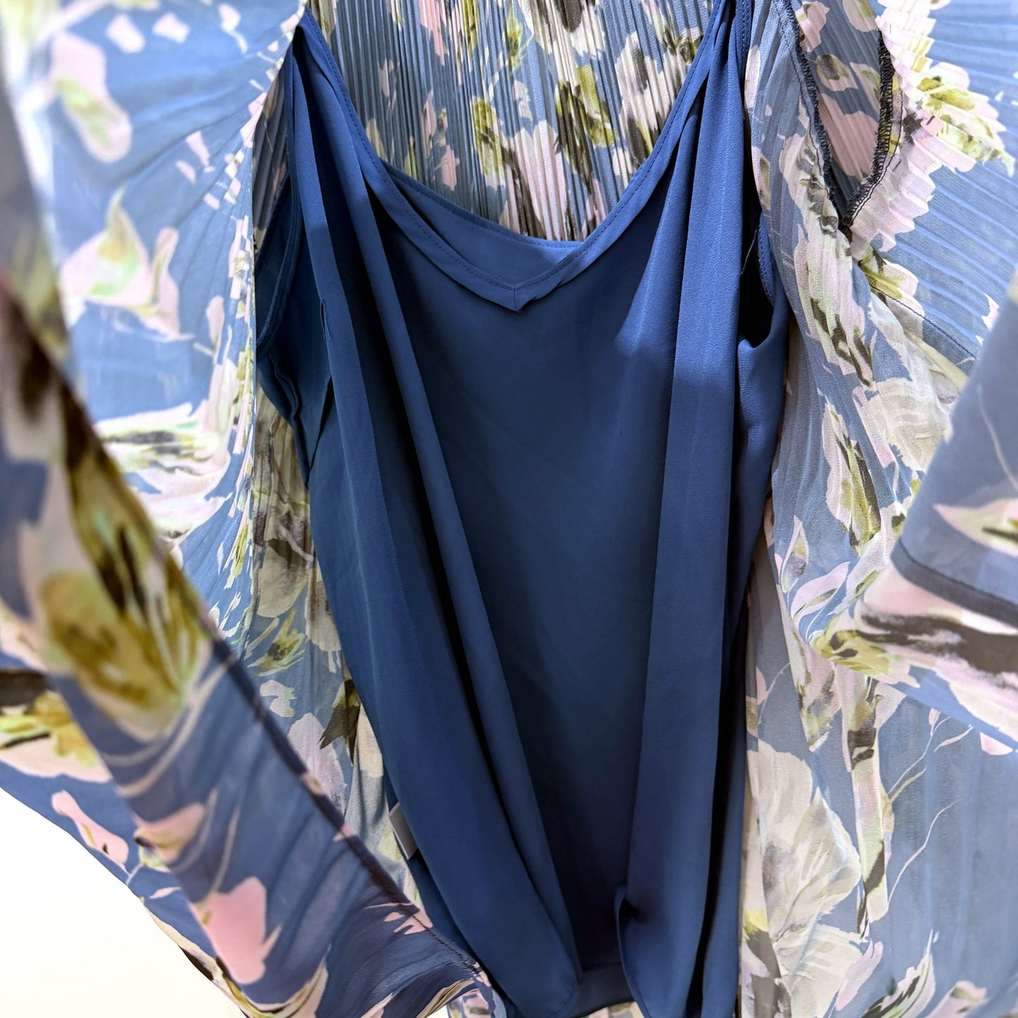Witchery Womens Pleated Floral Blouse in Multi Color & - Size 12 NEW