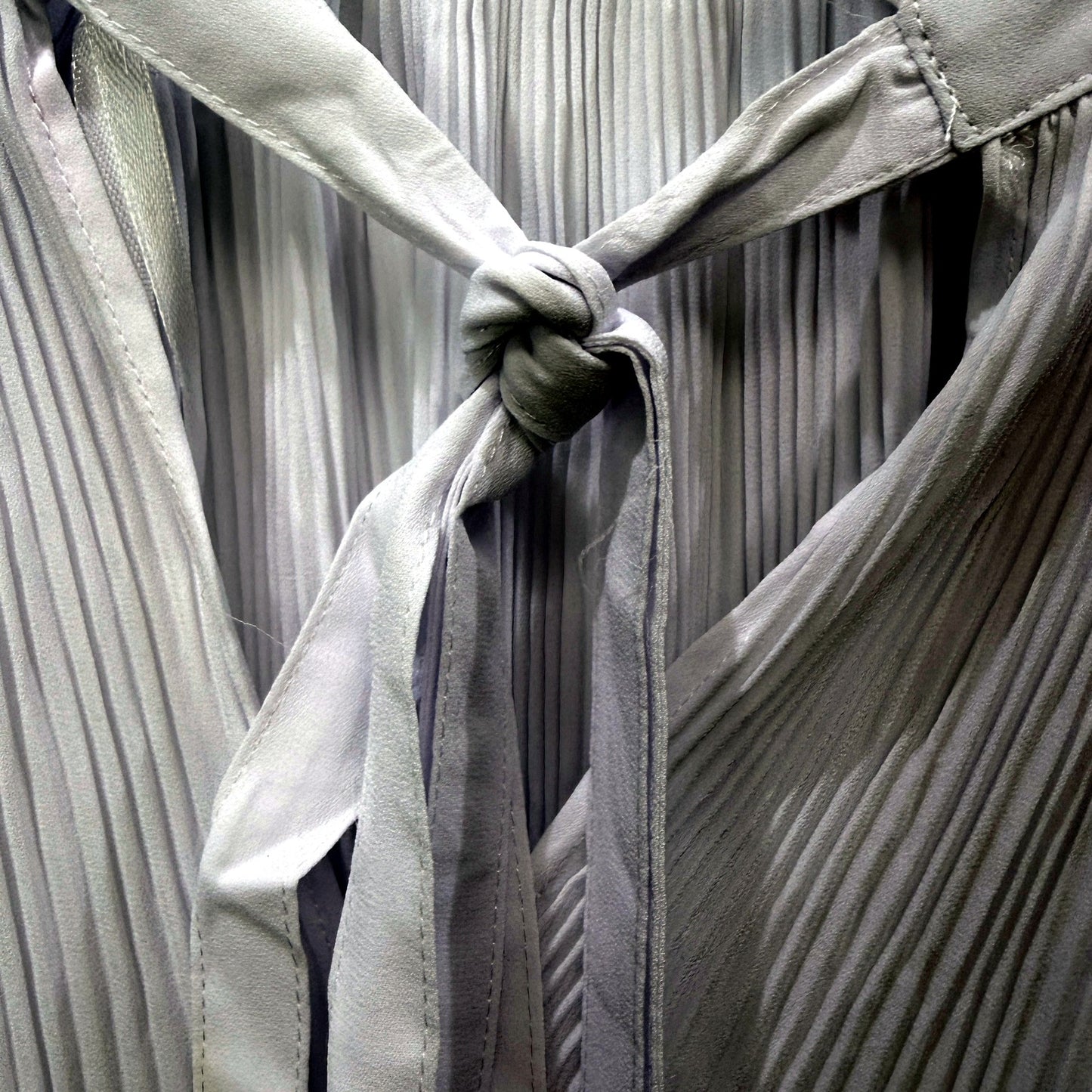 Sambara Womens Pleated Blouse - White Long Sleeve Tie Neck Size 20