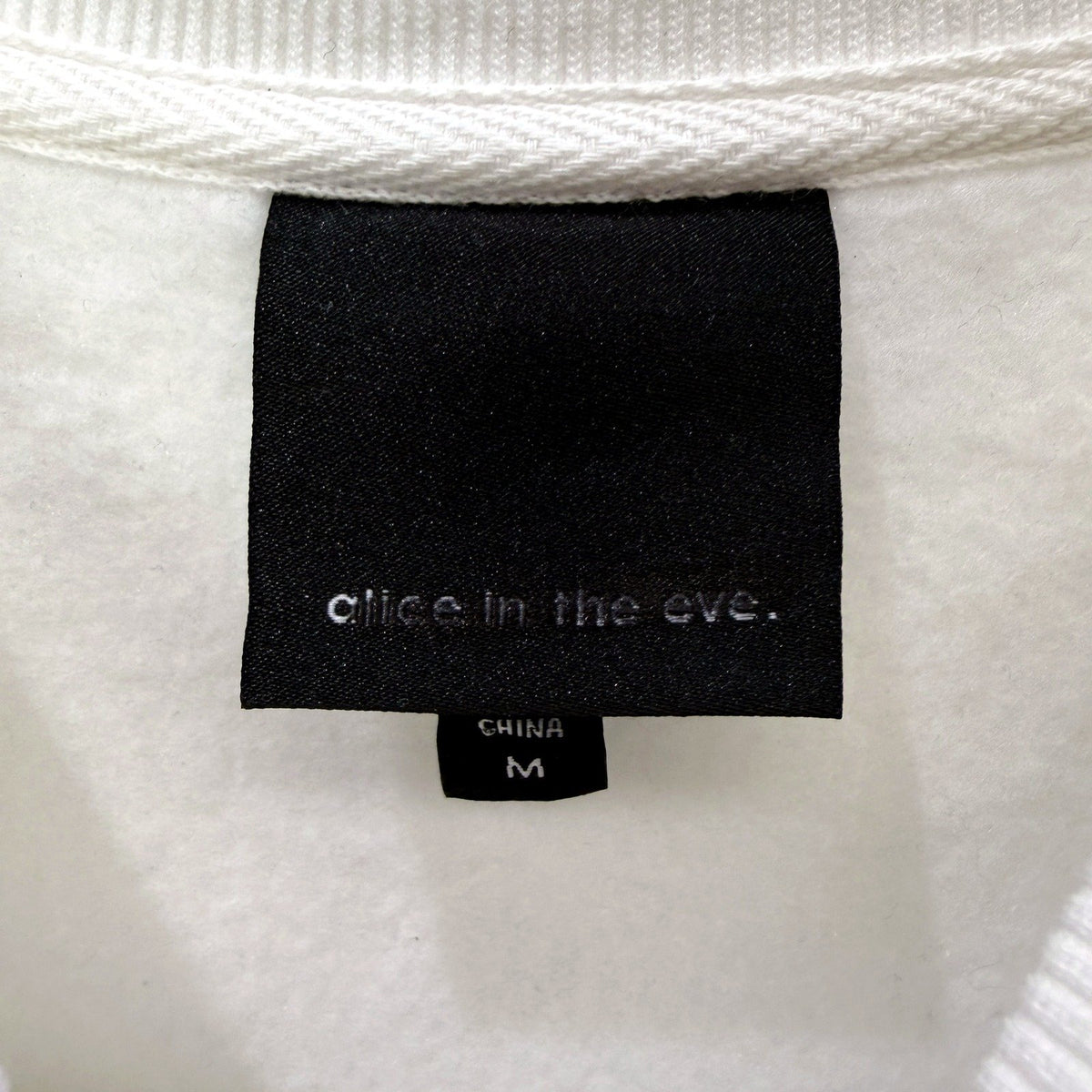 Alice in the Eve White Pullover Sweatshirt Womens for Sizes M NEW