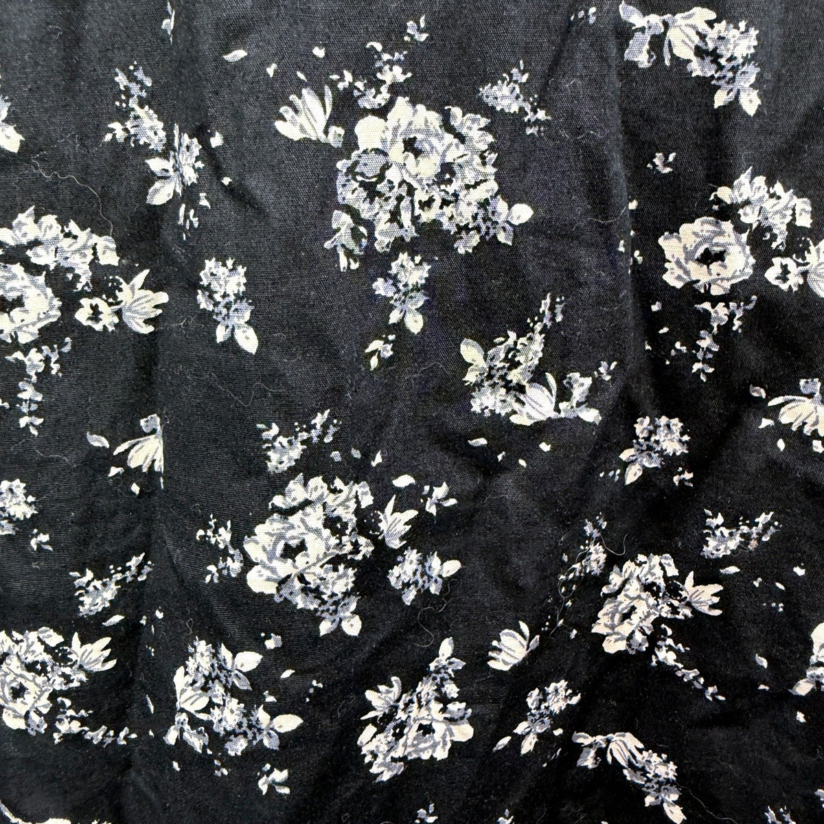 Yd. Mens Button-Down Shirt Black and White Floral Casual Short Sleeve Size L NEW
