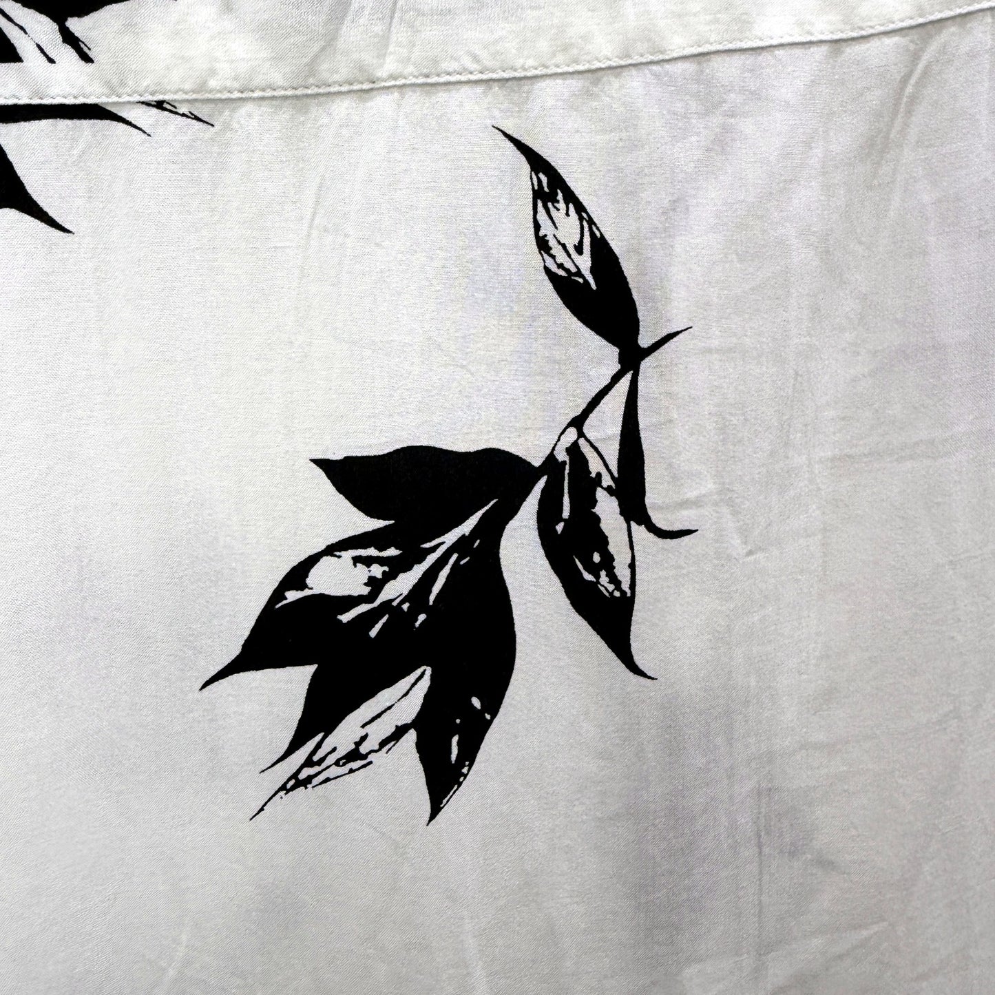 Yd. Mens Button-Up Shirt in White with Black Leaf Print Viscose, Size 3XL NEW