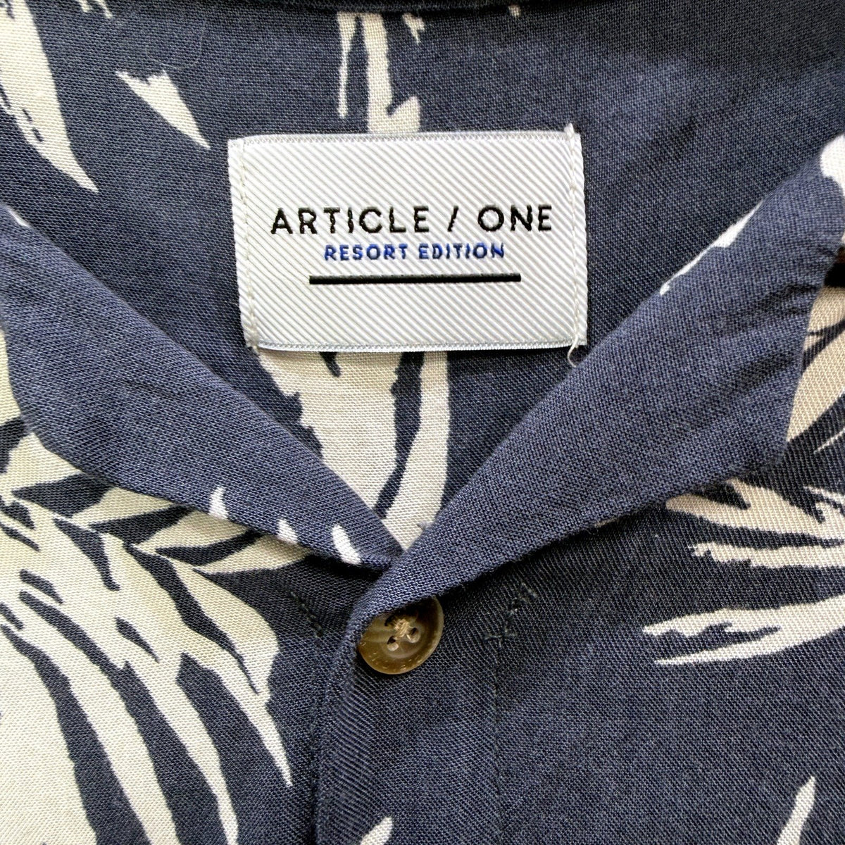 Article Mens Resort Edition Button-Down Shirt Navy Blue and White Size XXL