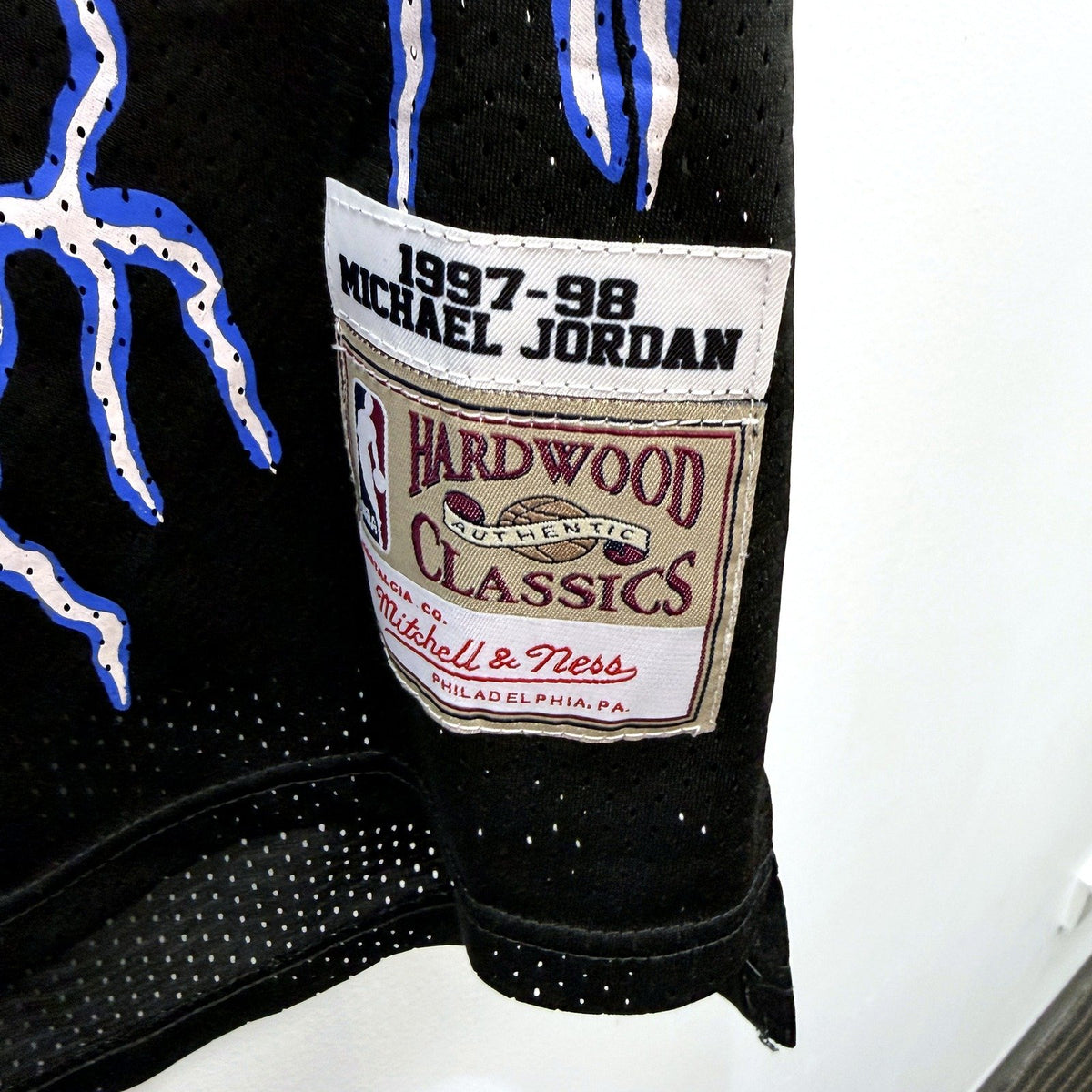 Mitchell & Ness Mens Retro Basketball Jersey Michael Jordan Chicago Size S