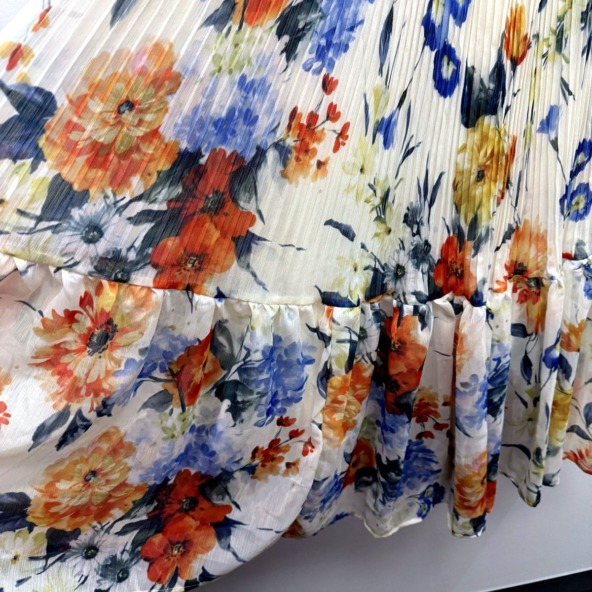 Chicwish Womens Floral Print Puff Pleated Midi Dress Multicolor Size M NEW