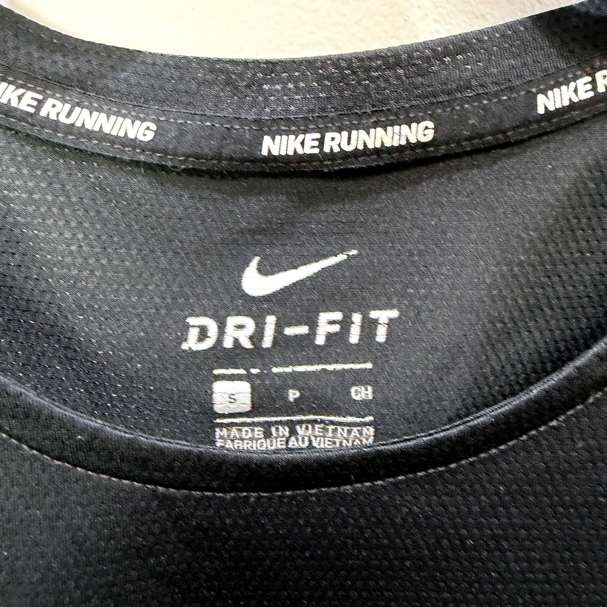 Nike Mens Dri-Fit Running Shirt Lightweight Athletic Workout Top Black Size S