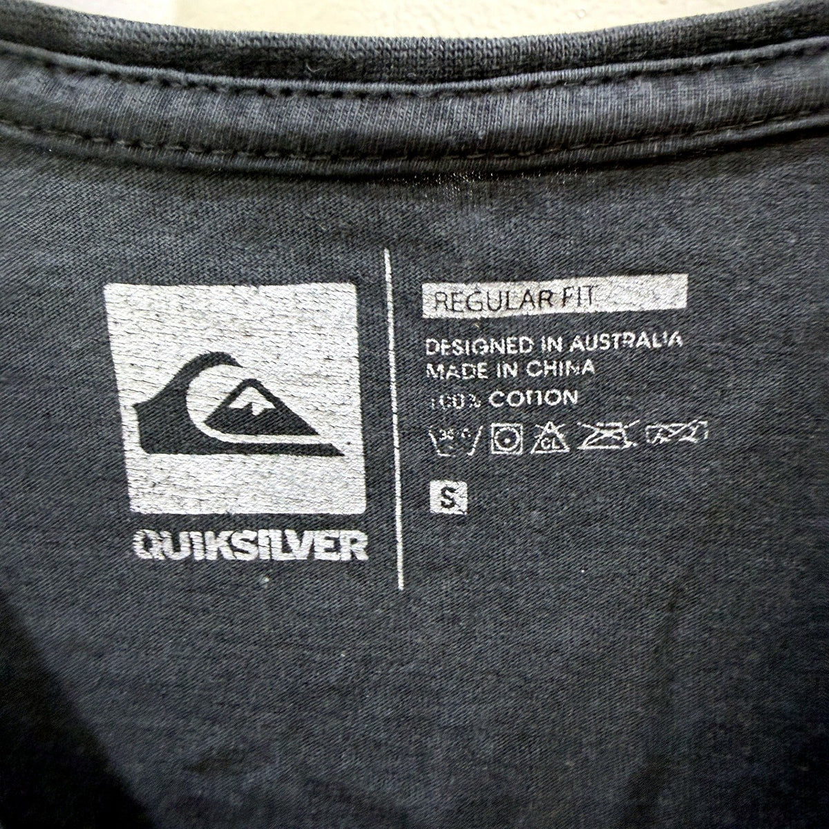 Quiksilver Mens T-Shirt Pullover Sweatshirt Soft Comfortable Cotton Black Size S