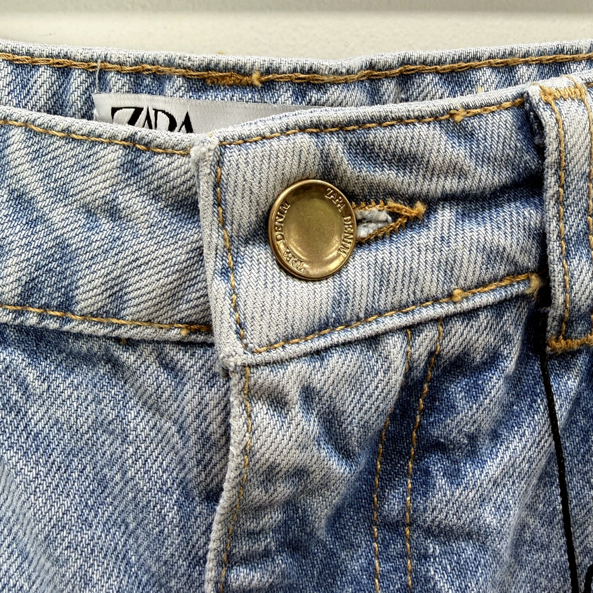 Zara Womens High Rise Distressed Denim Shorts Light Blue Size 10 NEW
