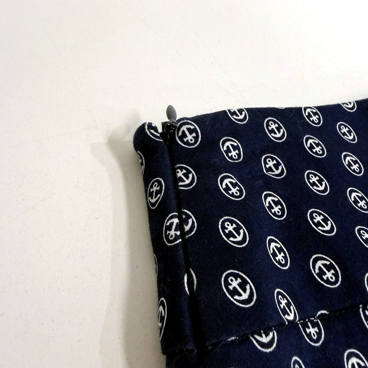 Review Womens Casual Shorts Navy Blue Anchor Print Size 6 NEW