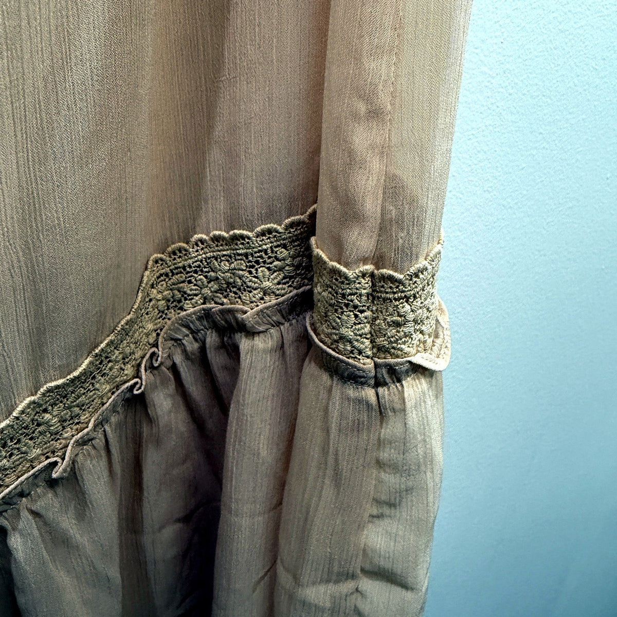 Subtitled Womens Taupe Maxi Skirt with Lace Trim Ruffle Hem M NEW