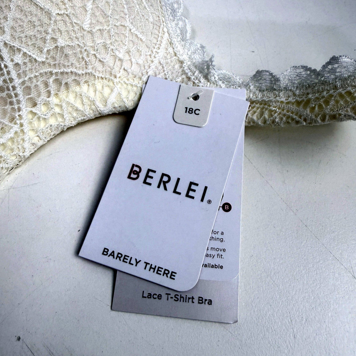 Berlei Womens Lace T-Shirt Bra 2-Pack Molded Cup Black White 18C NEW