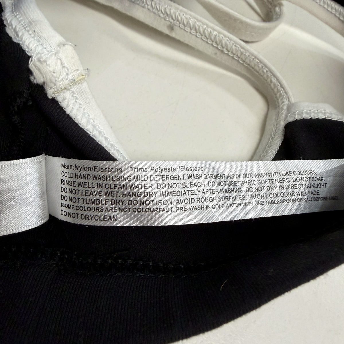 Lorna Jane Active Womens Padded Bra Black White Trim Size 6