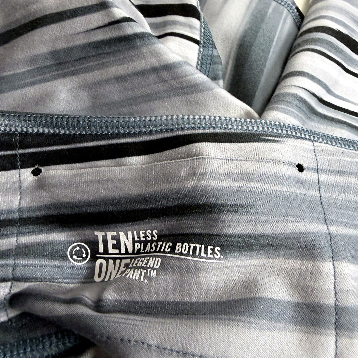 Nike Womens Striped Capri Leggings Gray Black Athletic Size M
