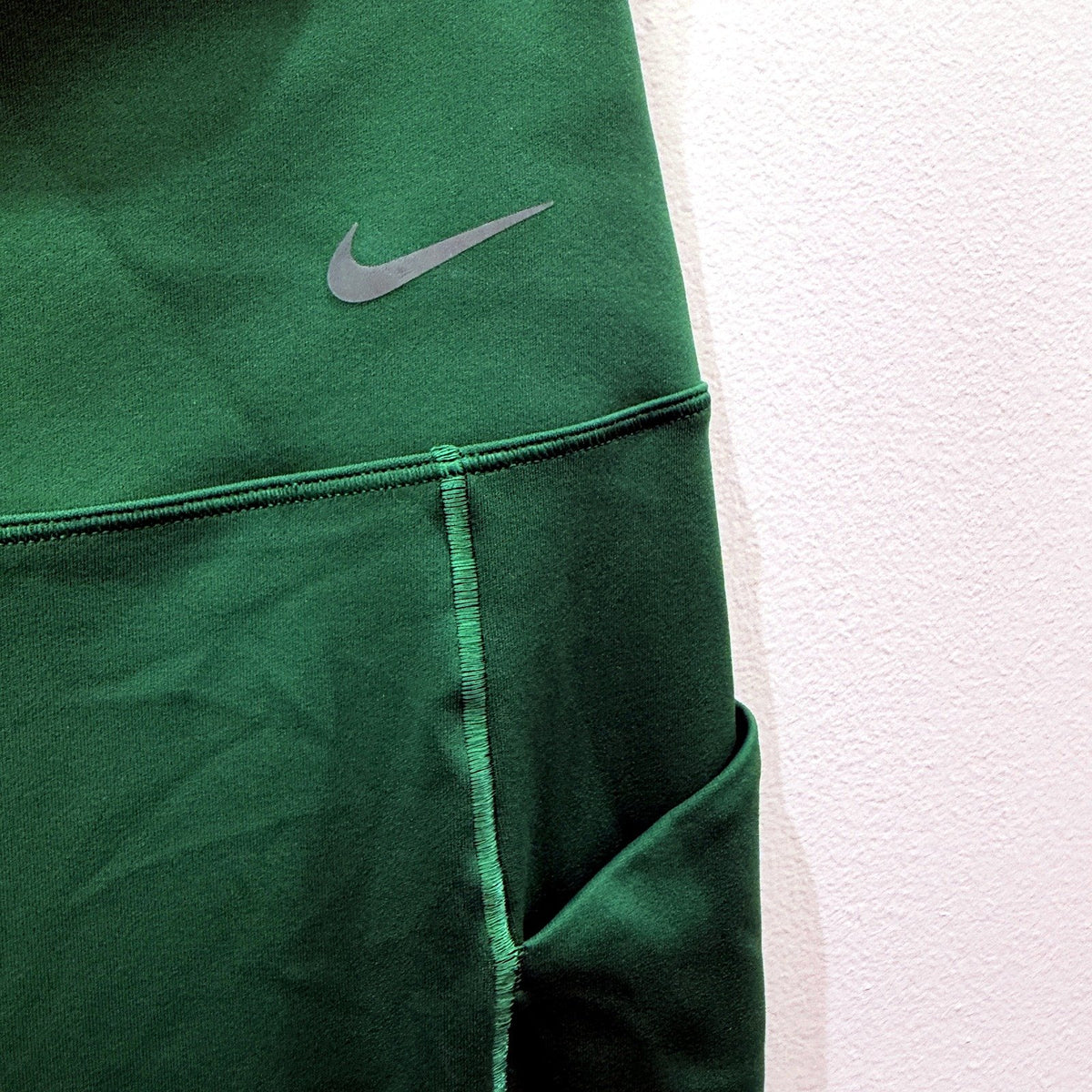 Nike Womens Universa Dri-Fit High Waist Athletic Leggings Green Size M NEW