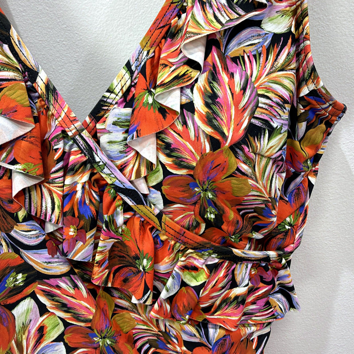 Regatta Womens One-Piece Swimsuit Floral V-Neck Multi Color Size 10 NEW