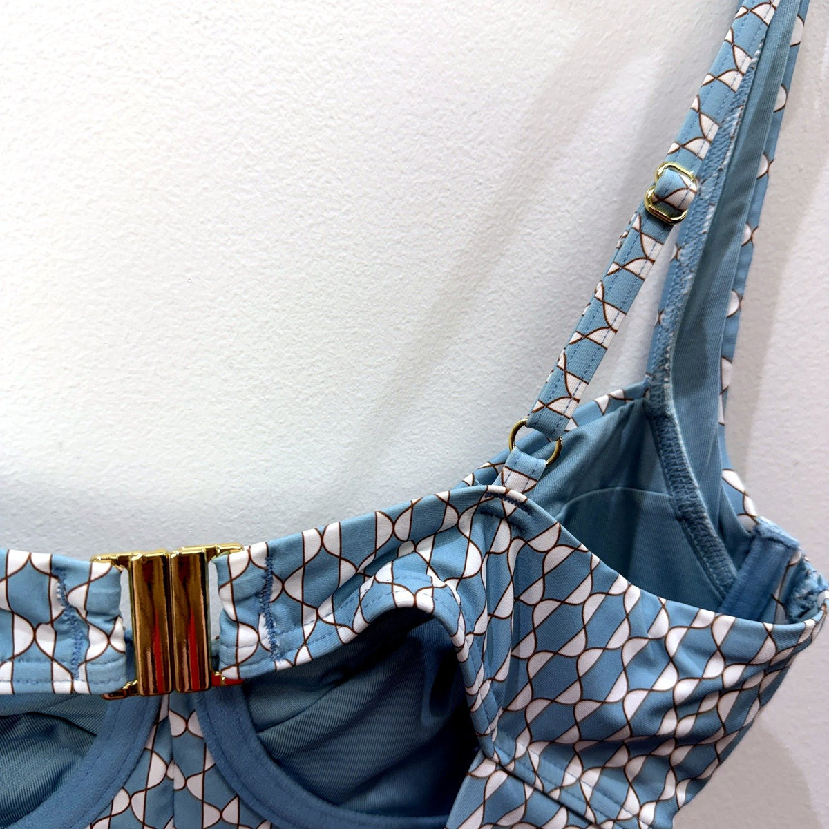 Chloe & Lola Womens One-Piece Swimsuit Blue Geometric Print Size 10 NEW