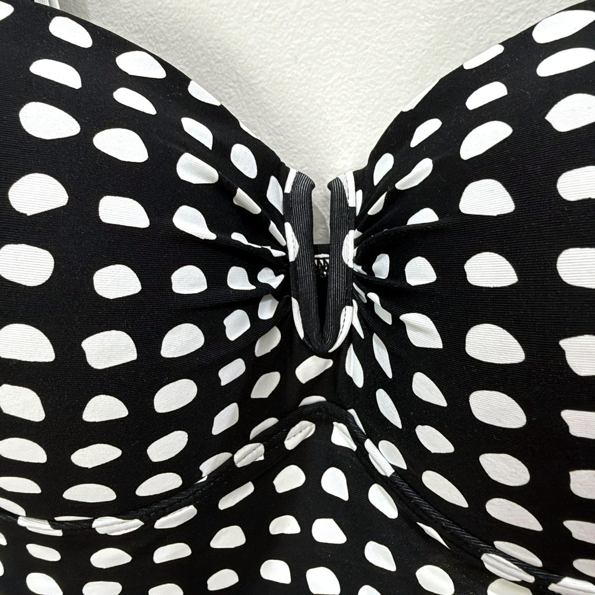 Regatta Womens One-Piece Swimsuit Black White Polka Dot Size 10 NEW