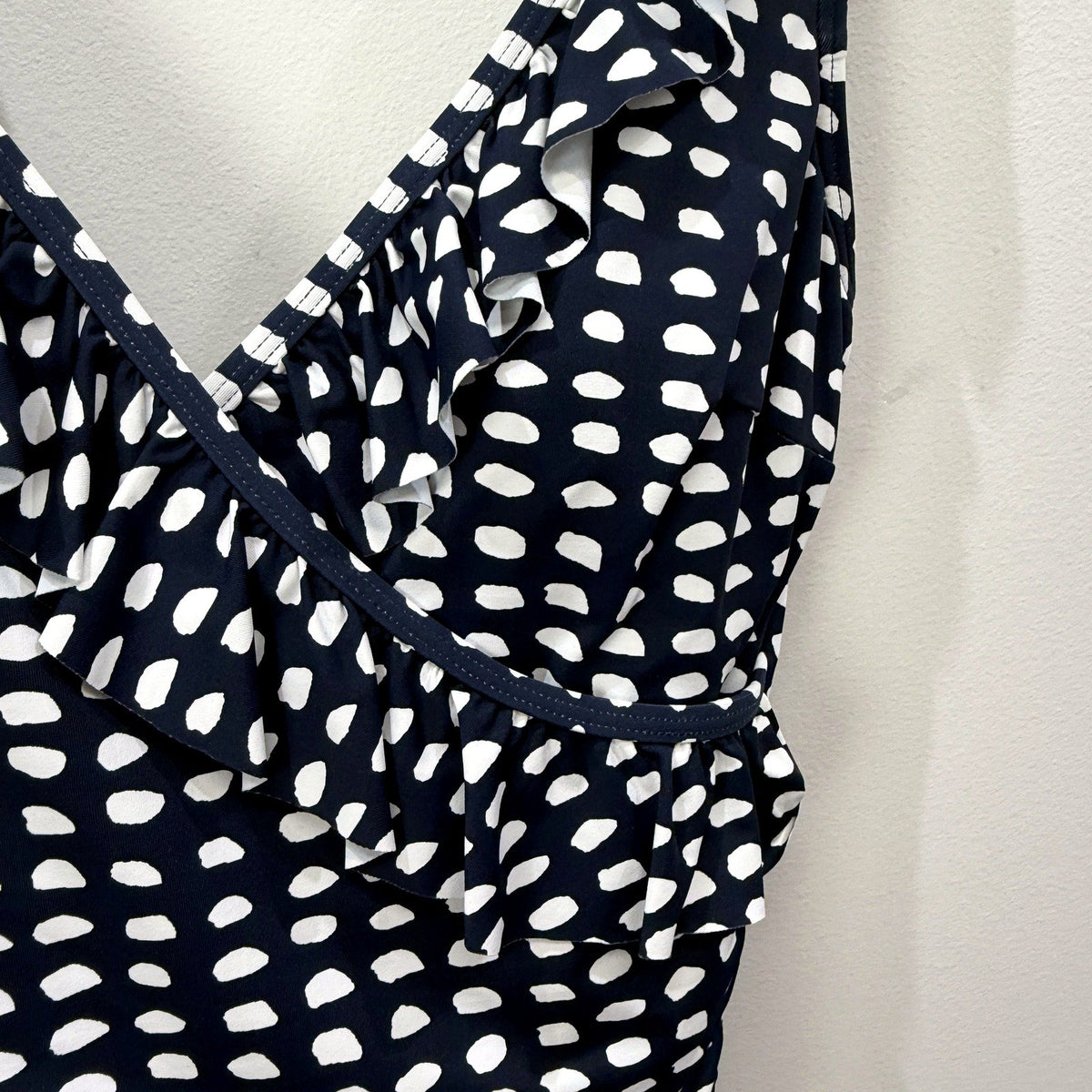 Regatta Womens Navy Blue Polka Dot One-Piece Swimsuit Size 10 NEW