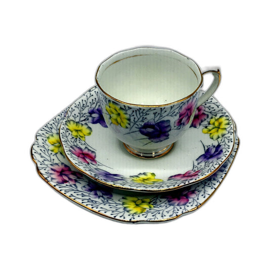 VINTAGE Sweetpea Roslyn 3 Piece Floral Vintage Teacup & Saucer Set Multi Color 