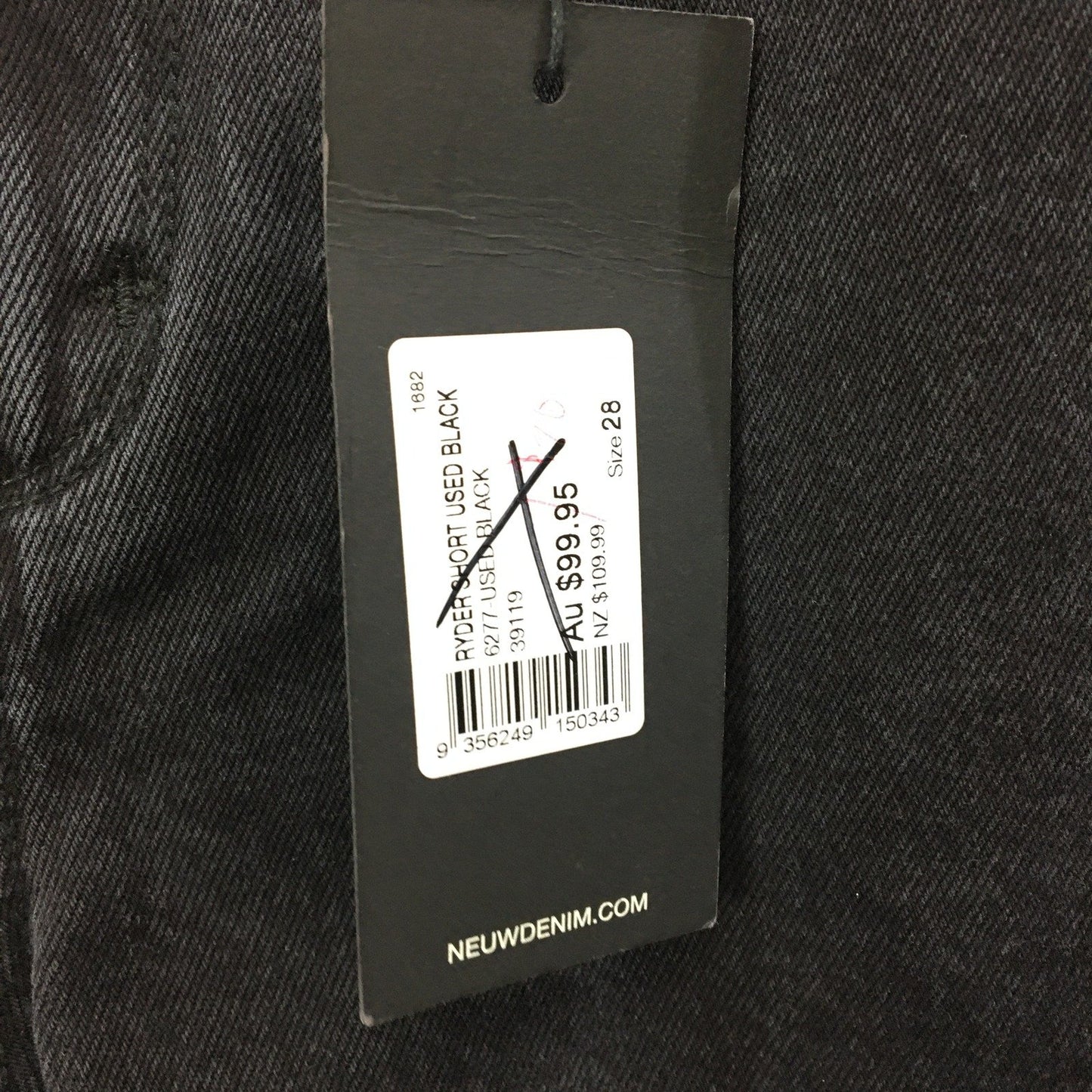 Neuw Ryder High Rise Relaxed Fit Denim Shorts Black Distressed Hem Size 28 NEW