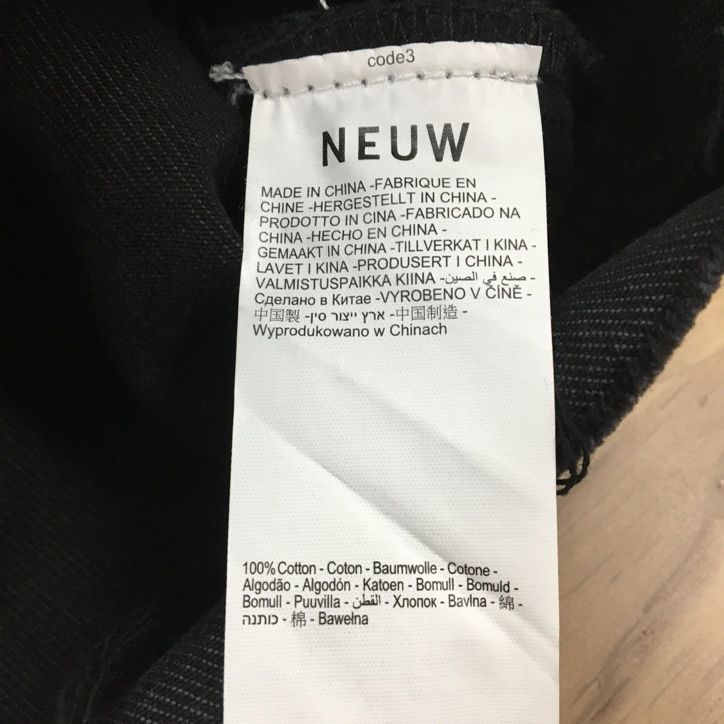 Neuw Ryder High Rise Relaxed Fit Denim Shorts Black Distressed Hem Size 28 NEW