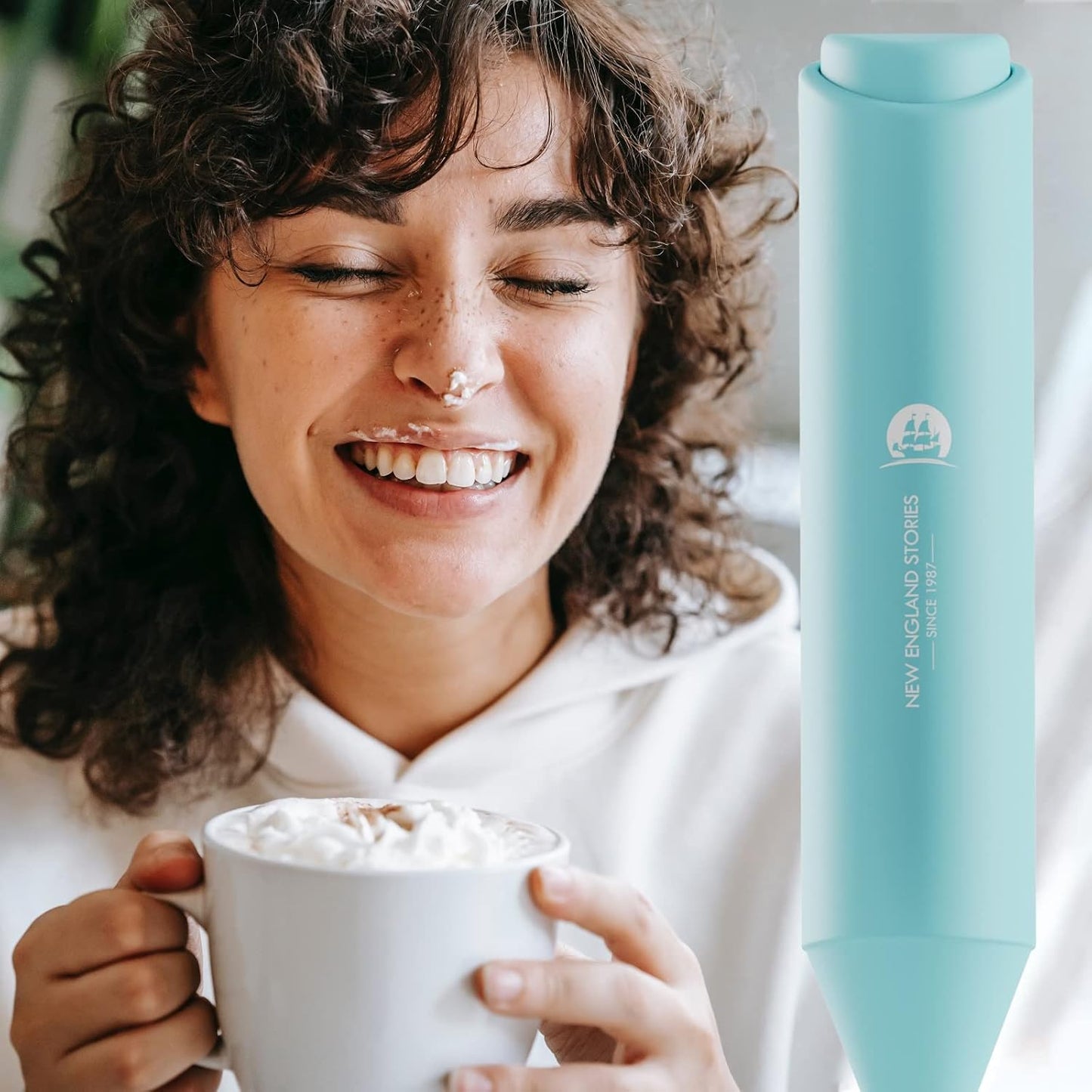 England Stories Aqua Handheld Milk Frother & Foam Maker for Cappuccinos DEMO